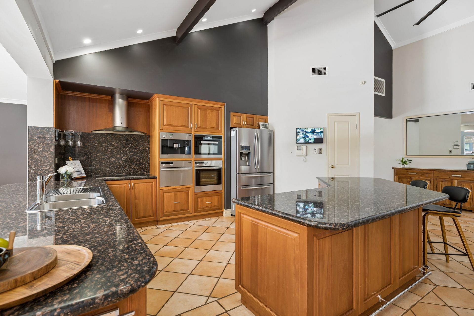 15 Wolfe Road — photo 9 of 30