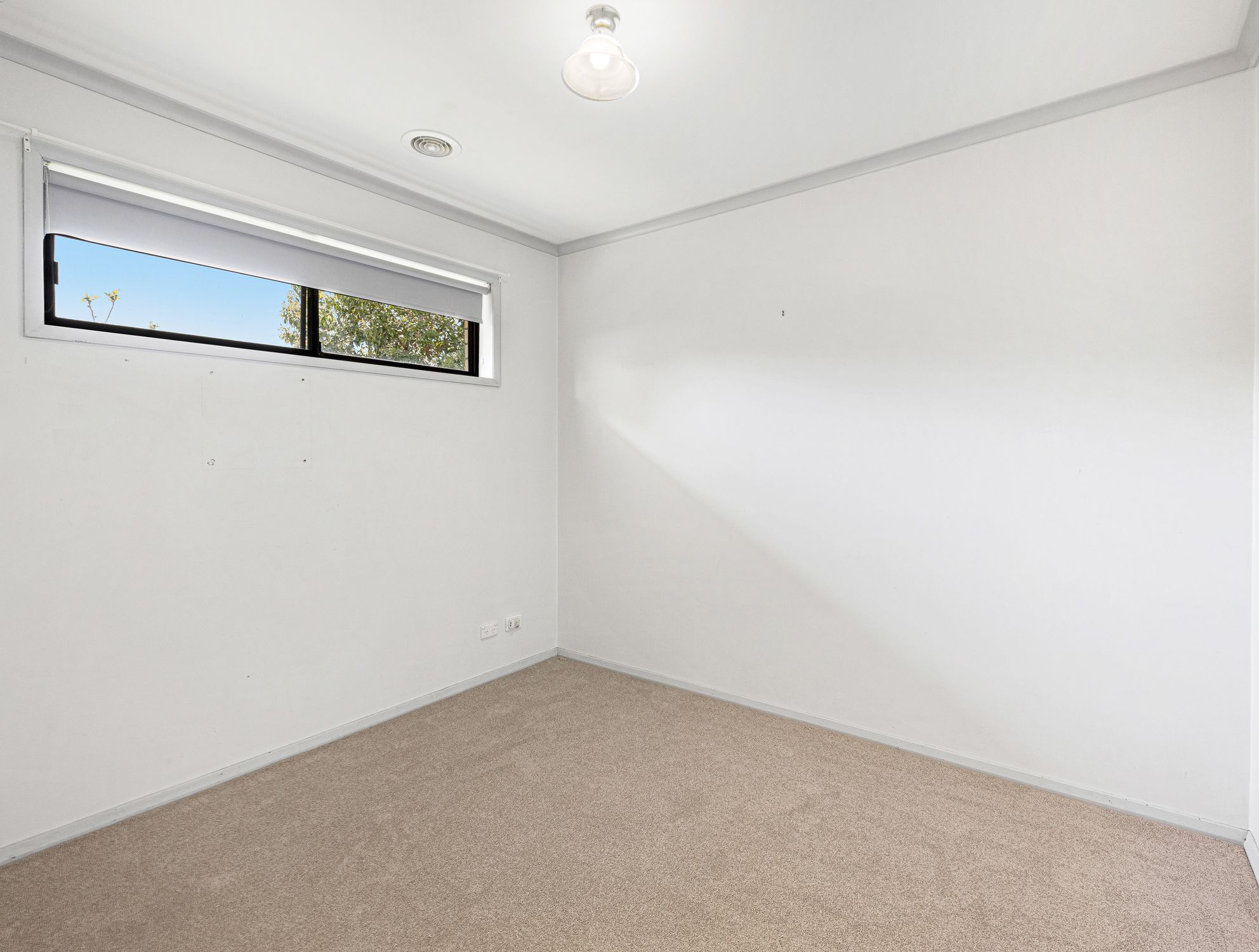 1/943 Duffy Crescent — photo 4 of 8