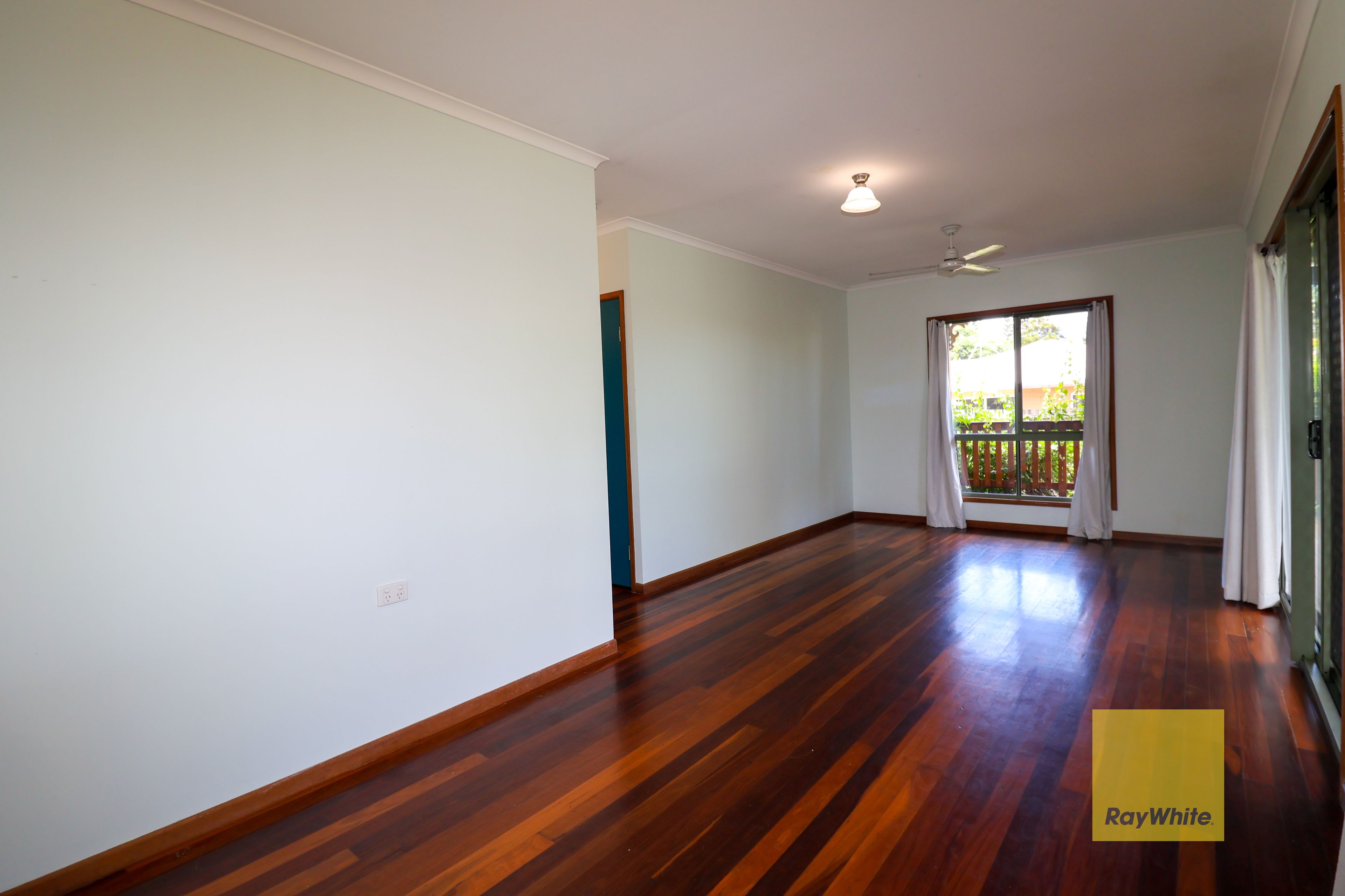 16 Grevillea Avenue — photo 4 of 18