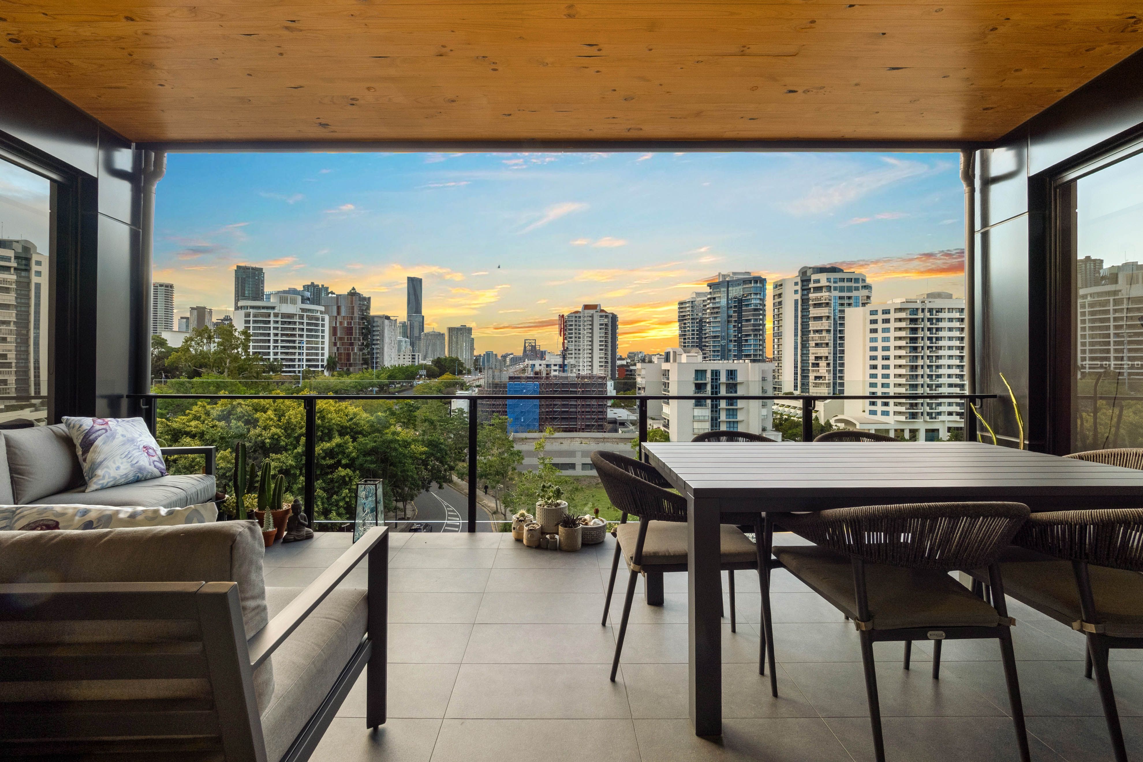 402/9 Lambert Street, Kangaroo Point, QLD 4169