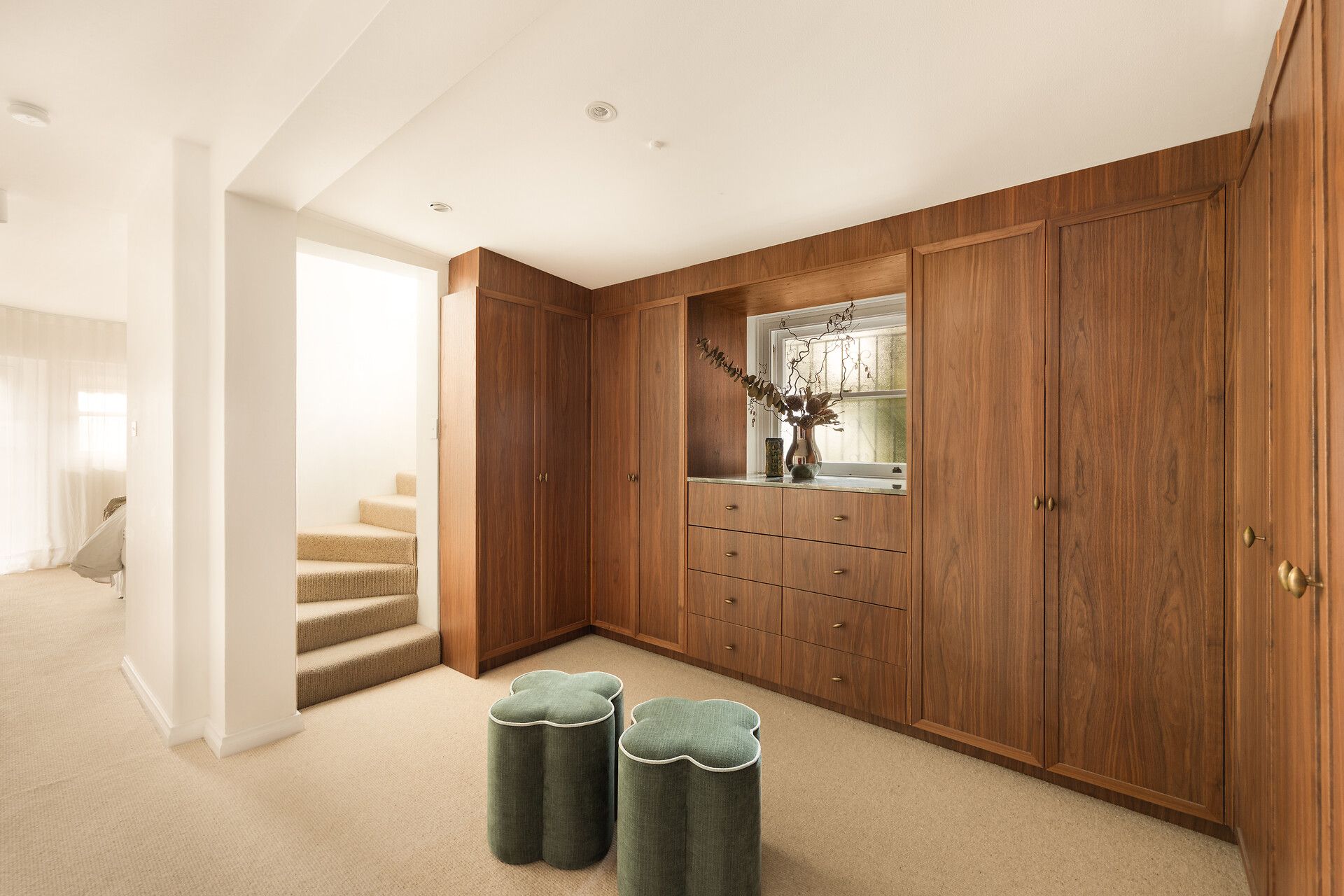 2/5 Aston Gardens — photo 9 of 20