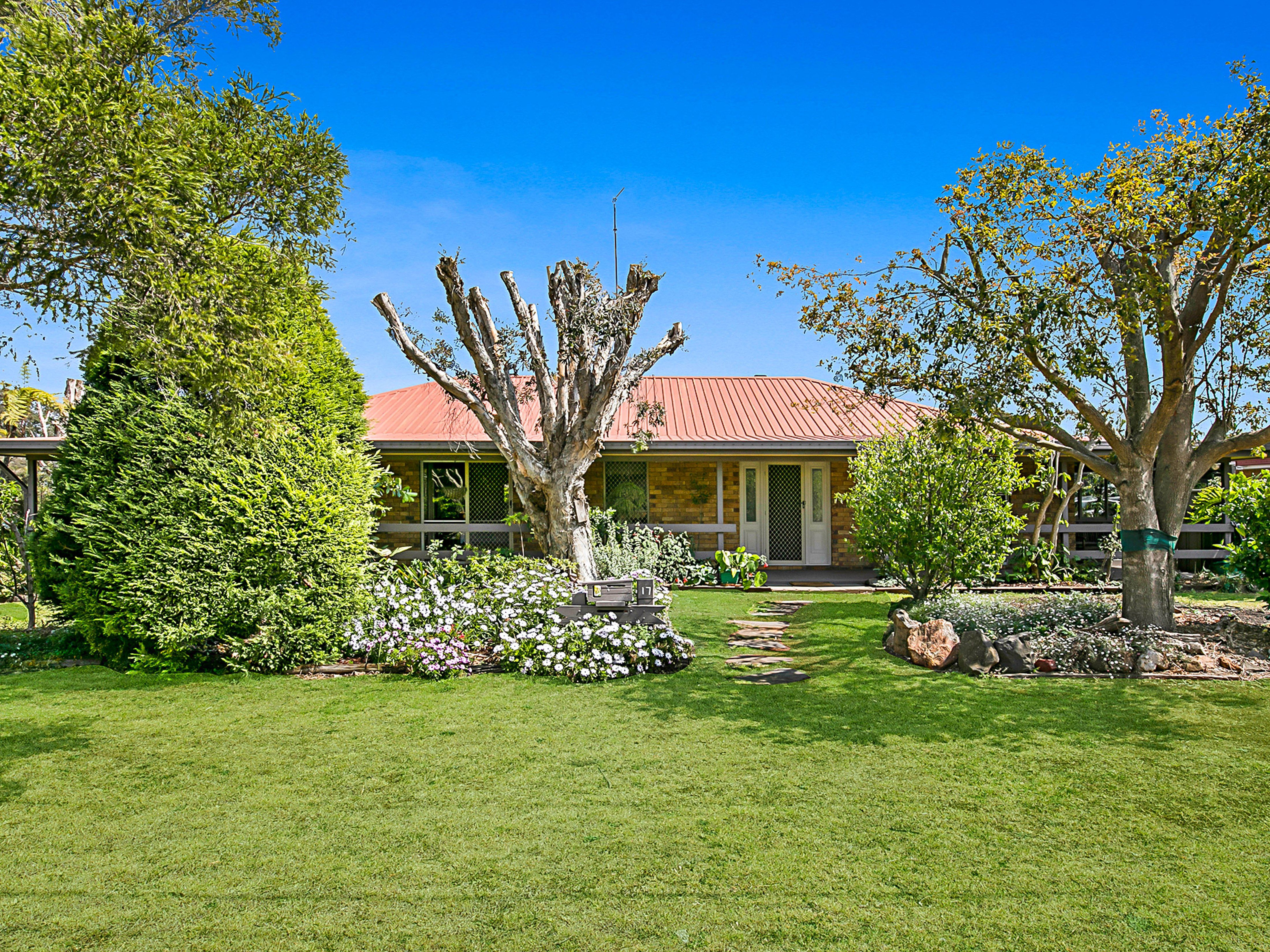 17 Ansett Court, Wilsonton, QLD 4350