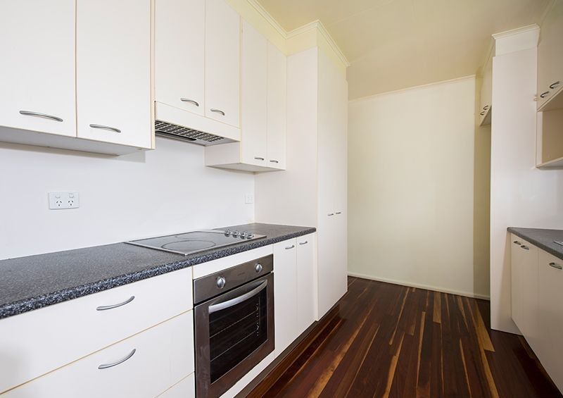 1 Winifred Street, North Booval, QLD 4304