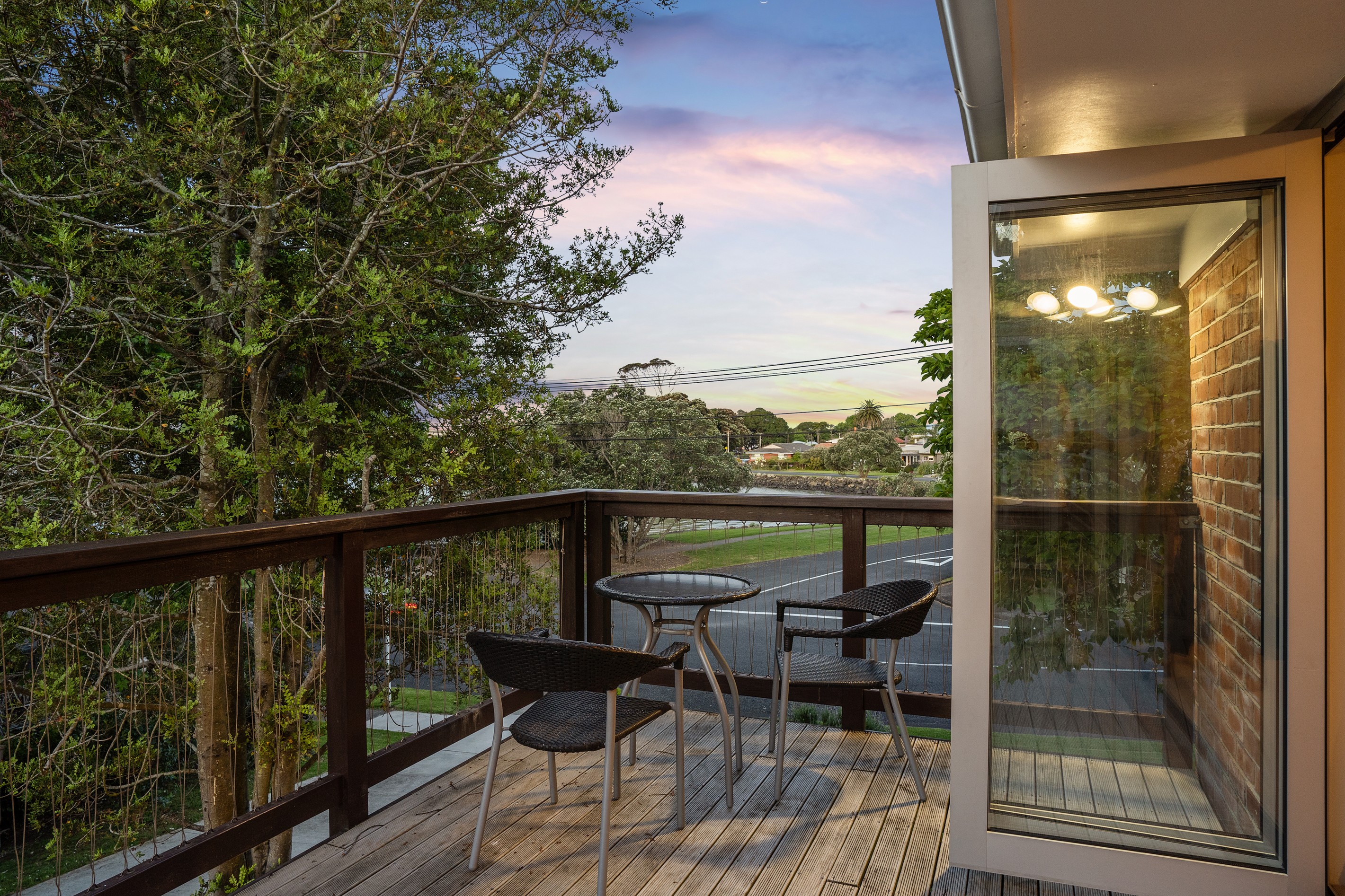 6 Woodward Avenue, Mangere Bridge, Manukau City