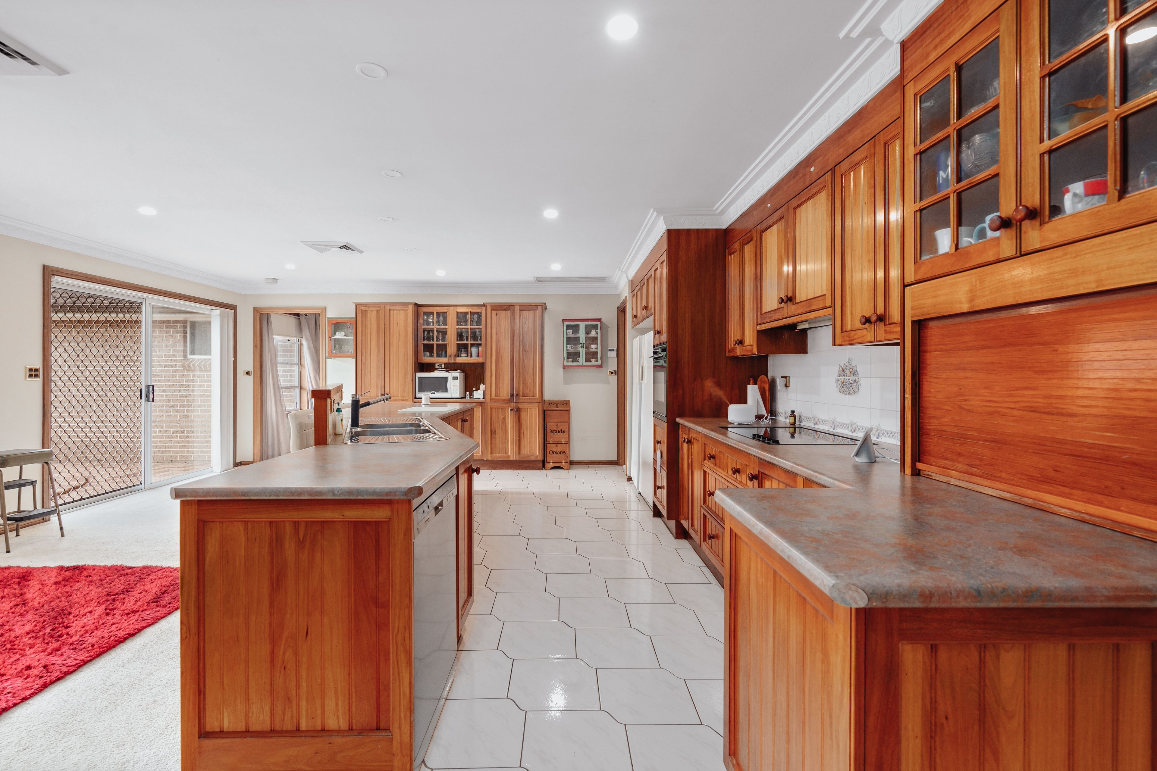 2 Lindwall Court, St Clair, NSW 2759