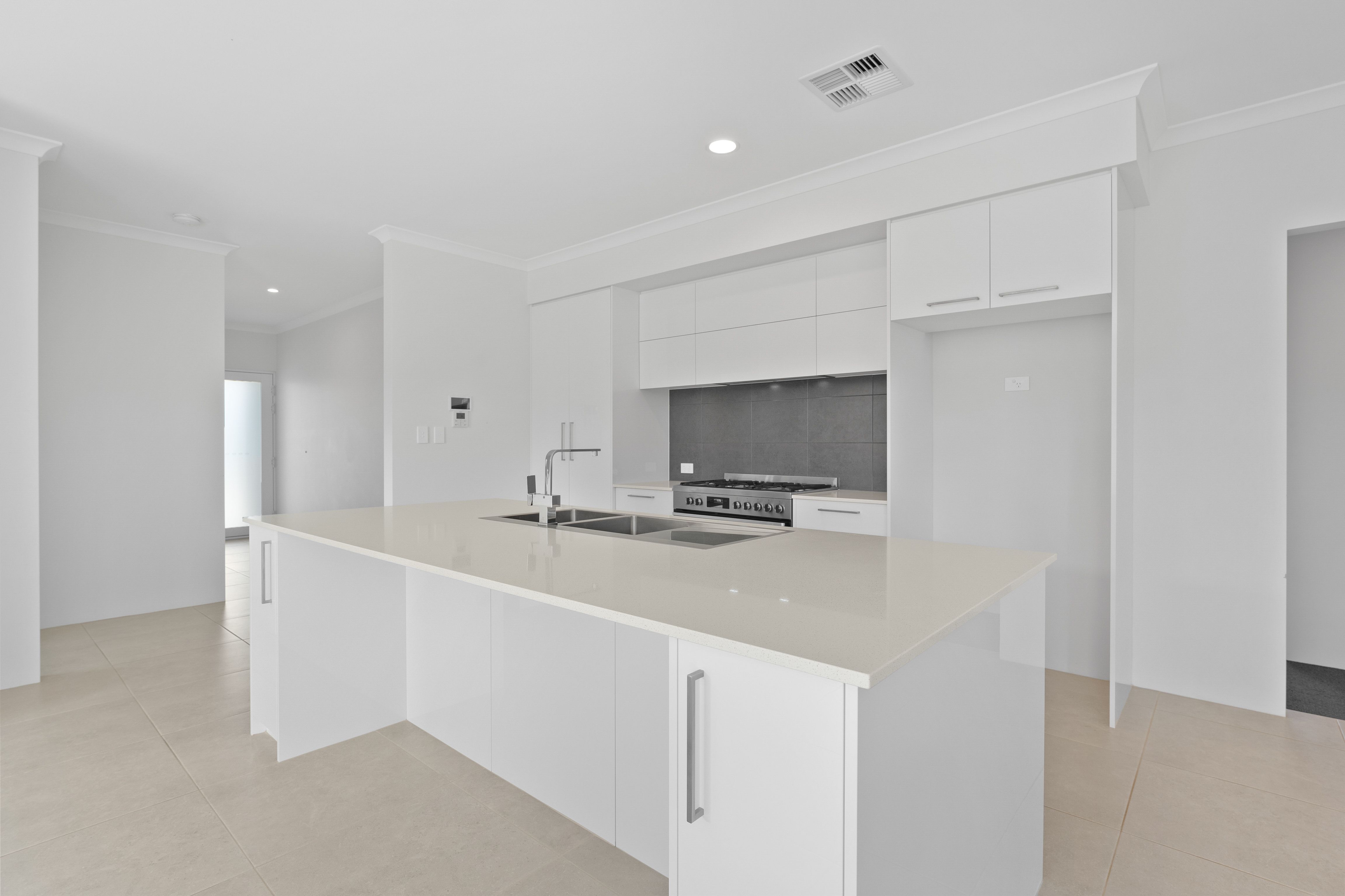 4 Bennetts Way — photo 10 of 30