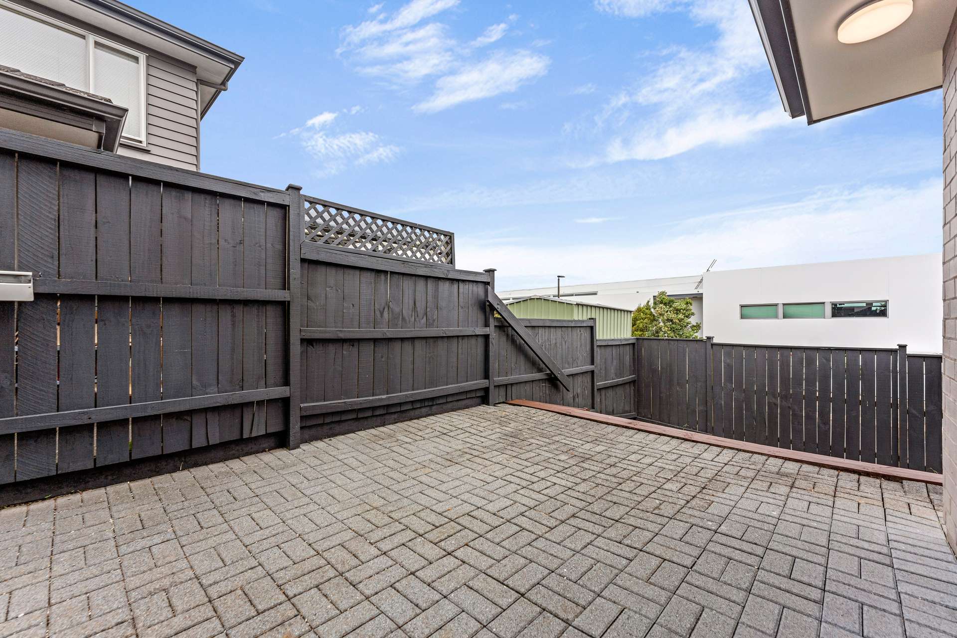 4 Vinci Court photo 17