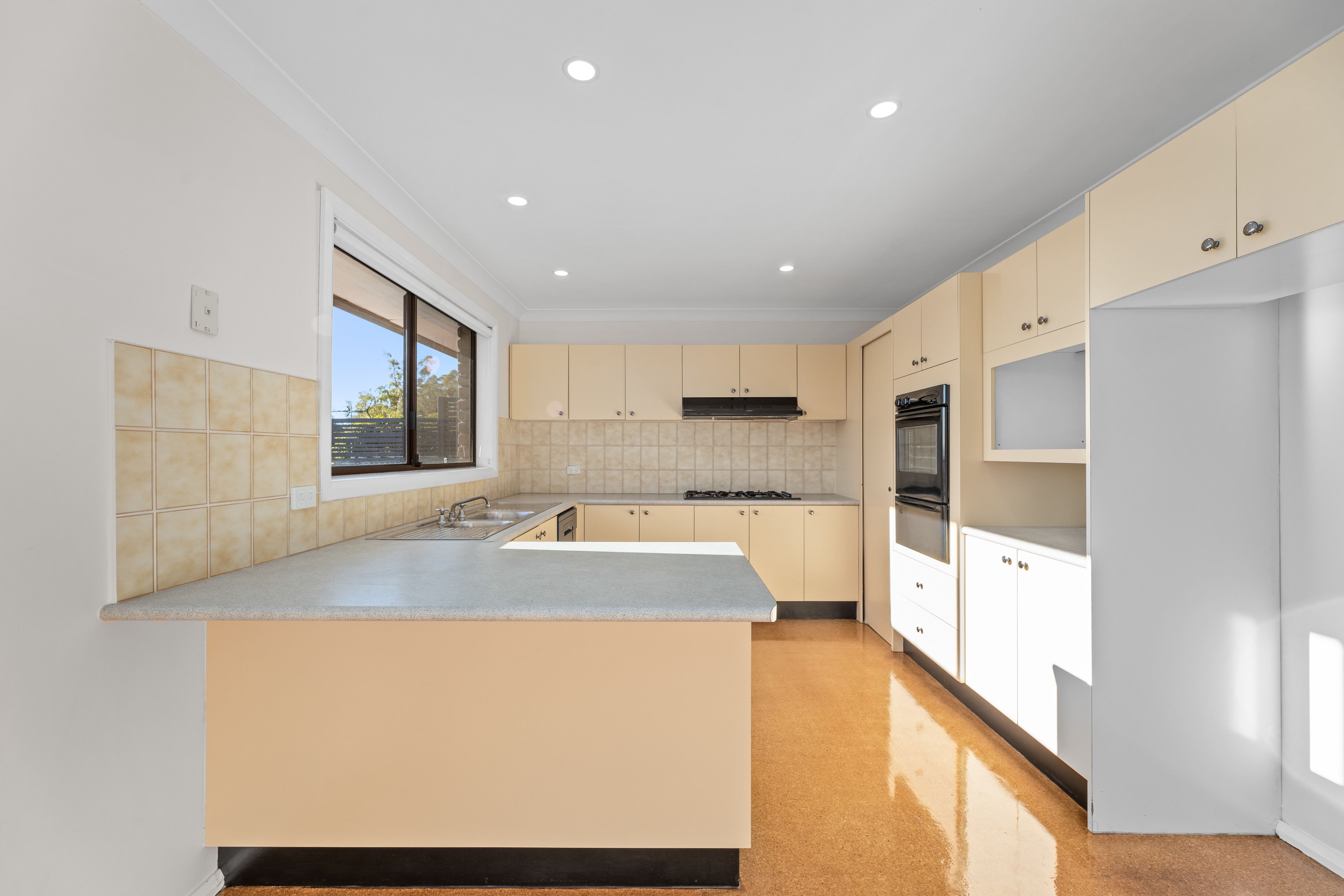 14 Austin Street, Illawong, NSW 2234