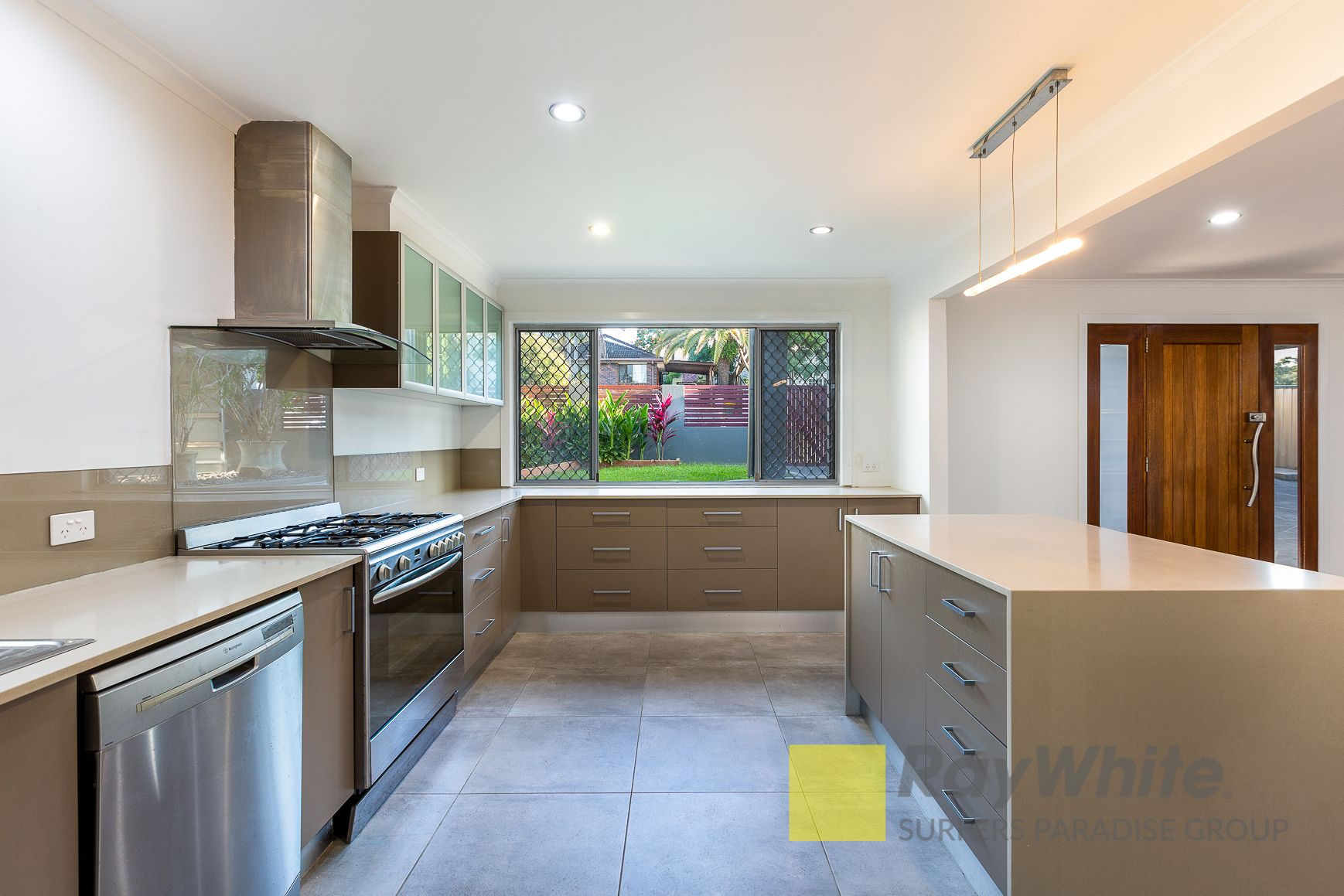 109 Kindra Avenue, Southport, QLD 4215