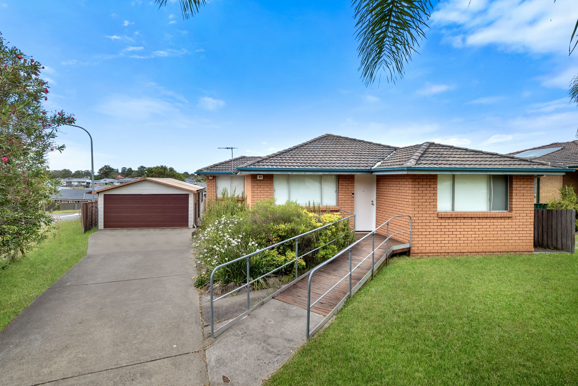 63 Akuna Avenue, Bradbury, NSW 2560