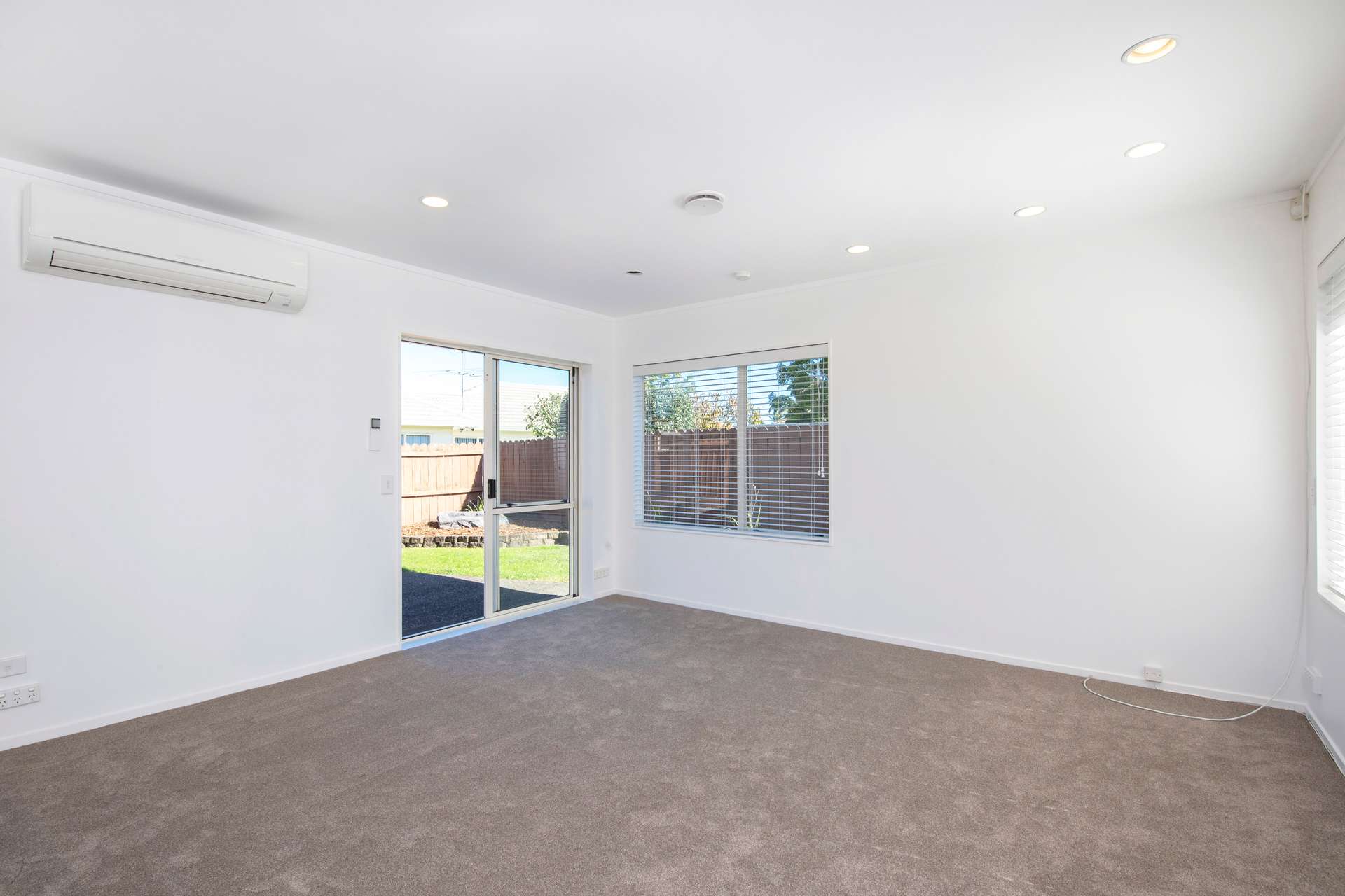 18 Davington Way photo 1