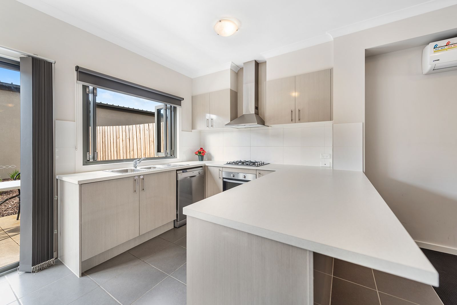 54/20 Hyde Park Avenue, Craigieburn, VIC 3064