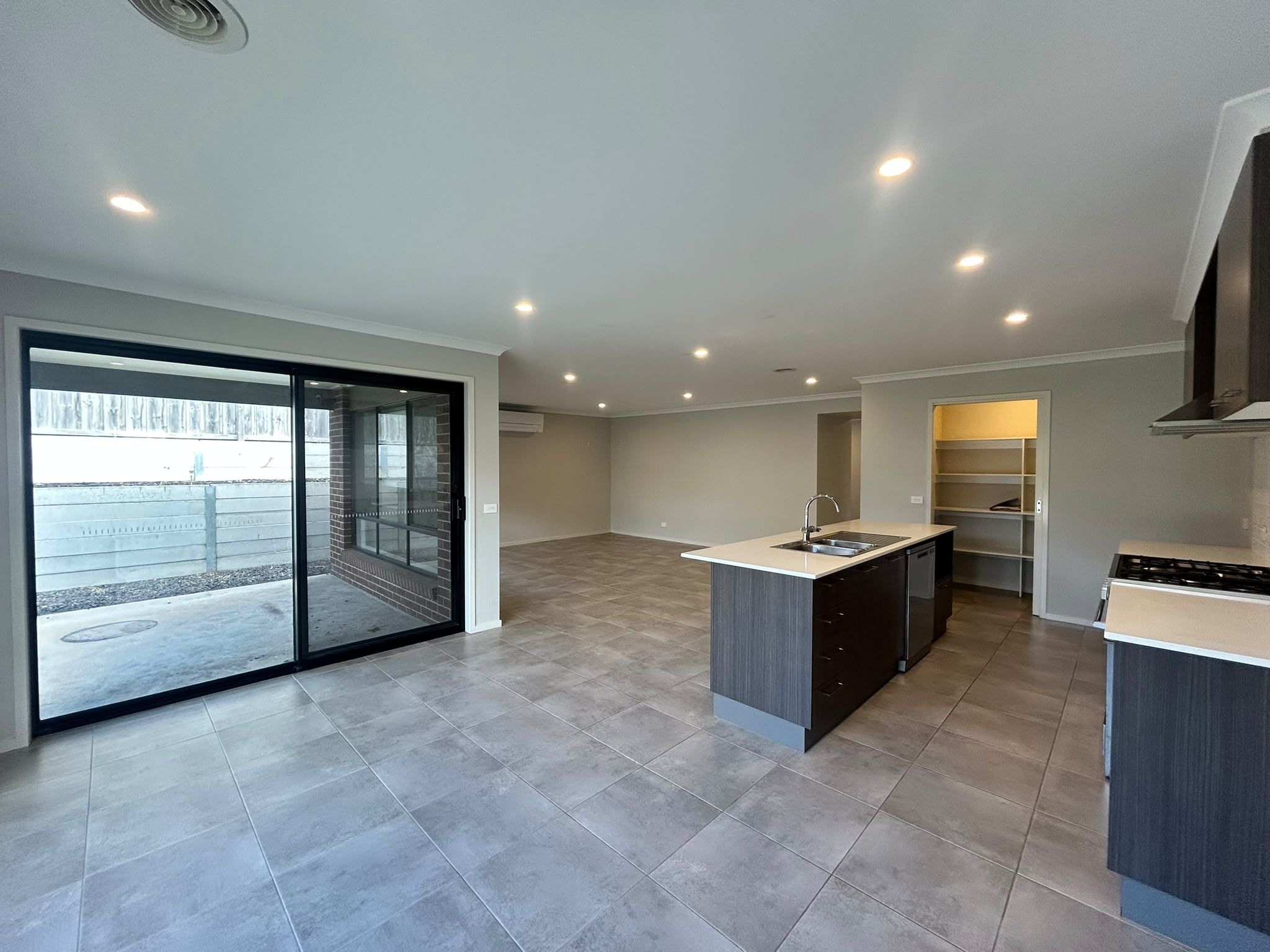 20 Deverell Way — photo 3 of 16