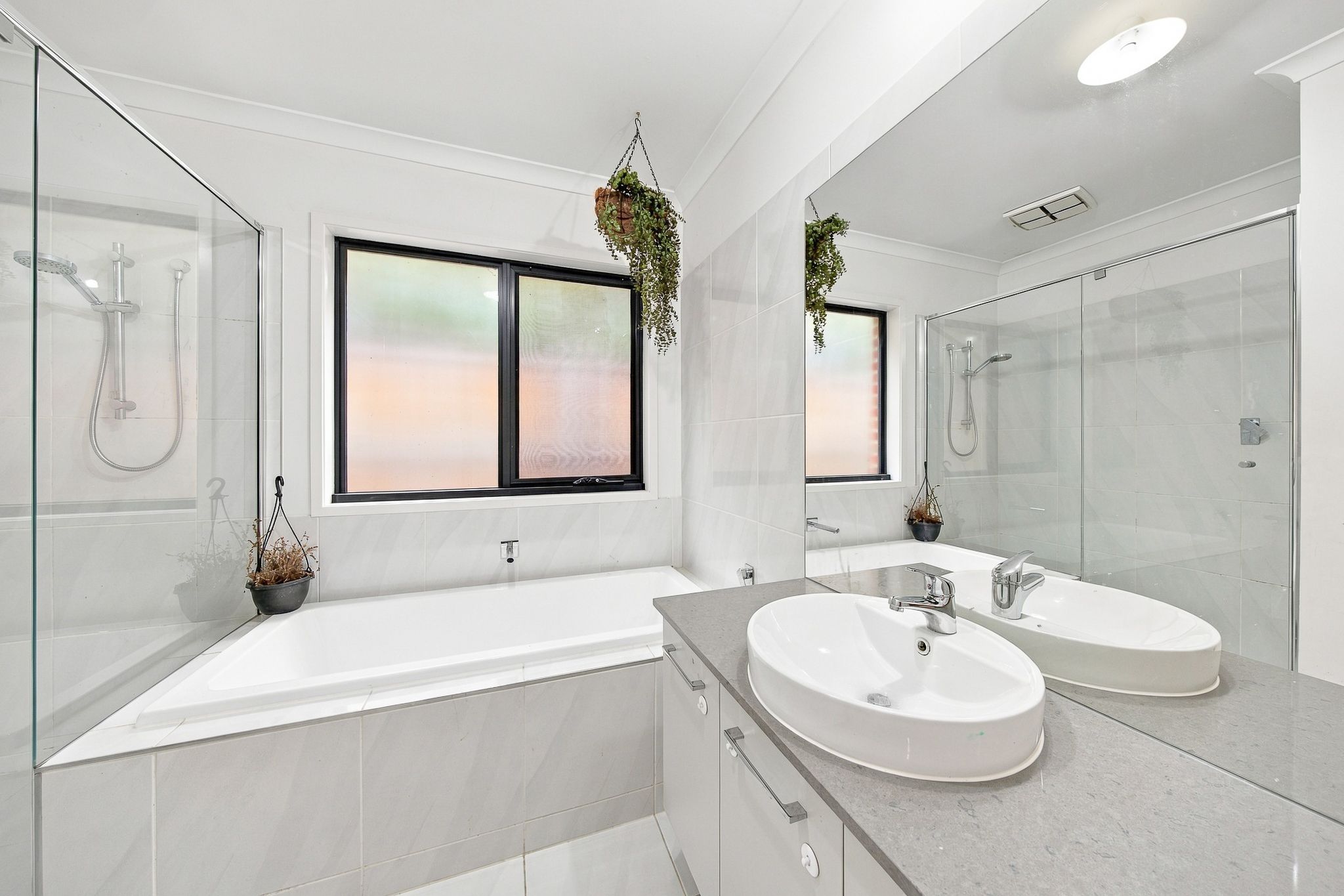 58 Graziers Crescent — photo 13 of 16