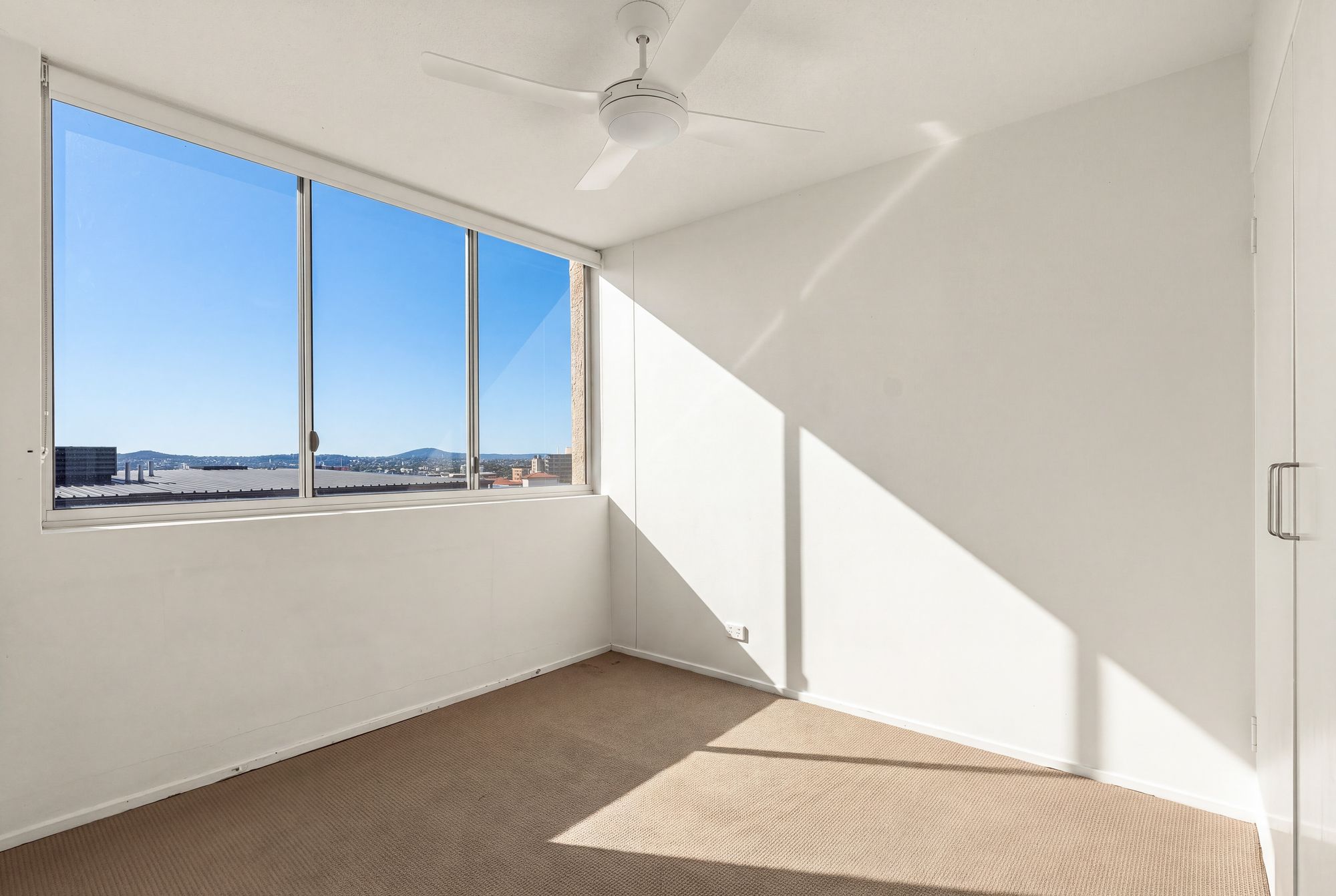 22/341 Bowen Terrace — photo 15 of 21