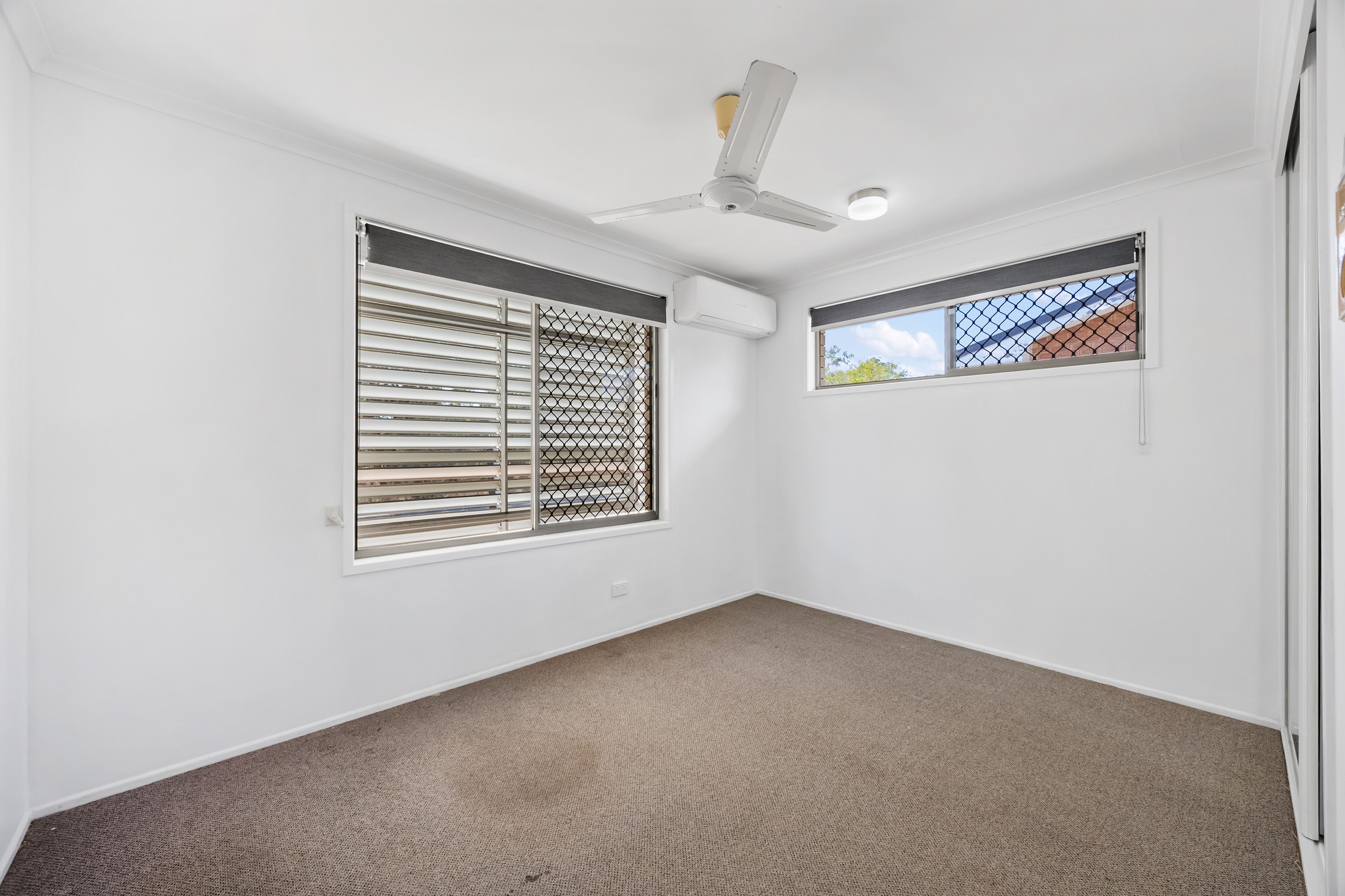 6 Aramac Drive — photo 9 of 12