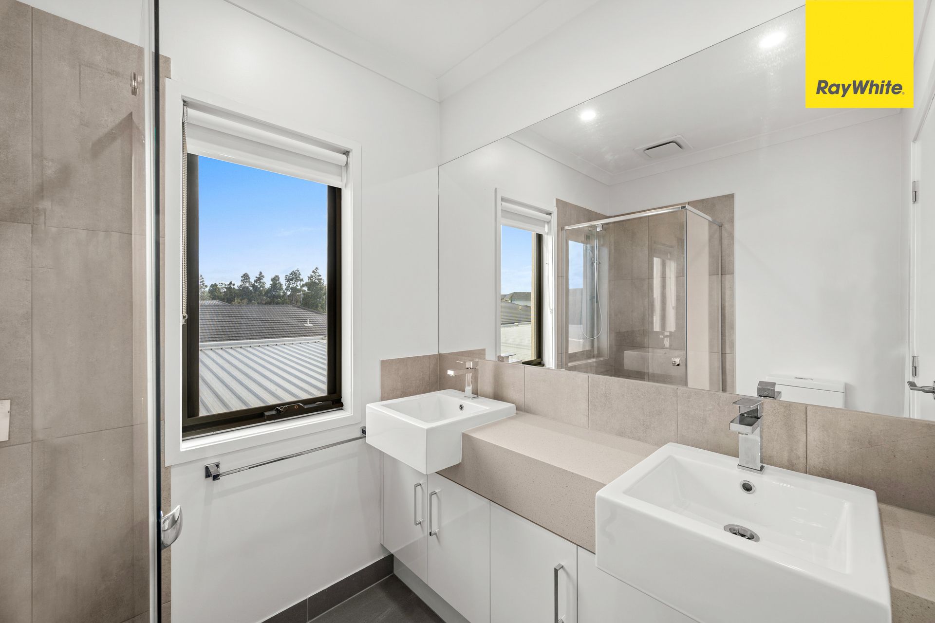 58 Fulham Crescent — photo 12 of 19