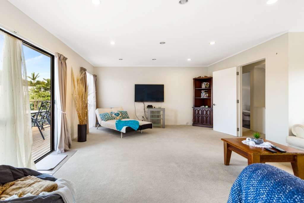 868A Whangaparaoa Road photo 4