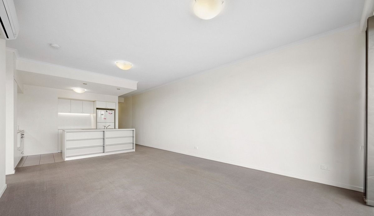 218/75 Central Lane — photo 8 of 12
