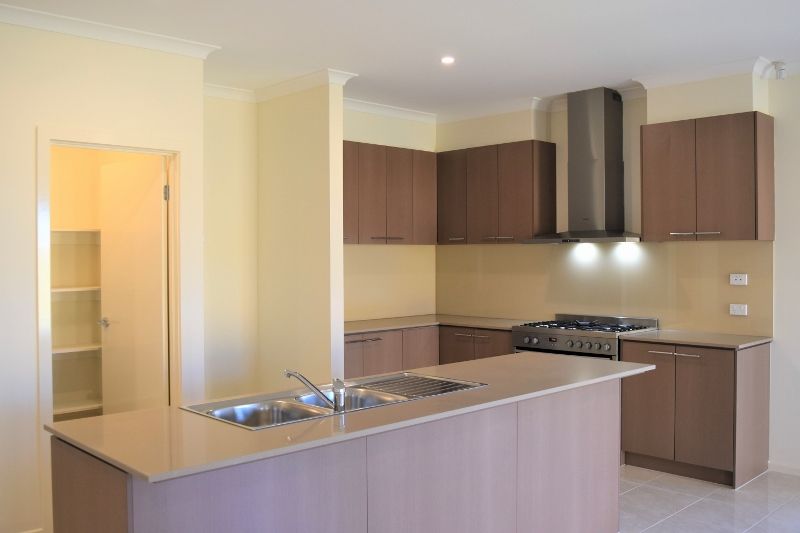 50 Belcam Circuit, Clyde North, VIC 3978