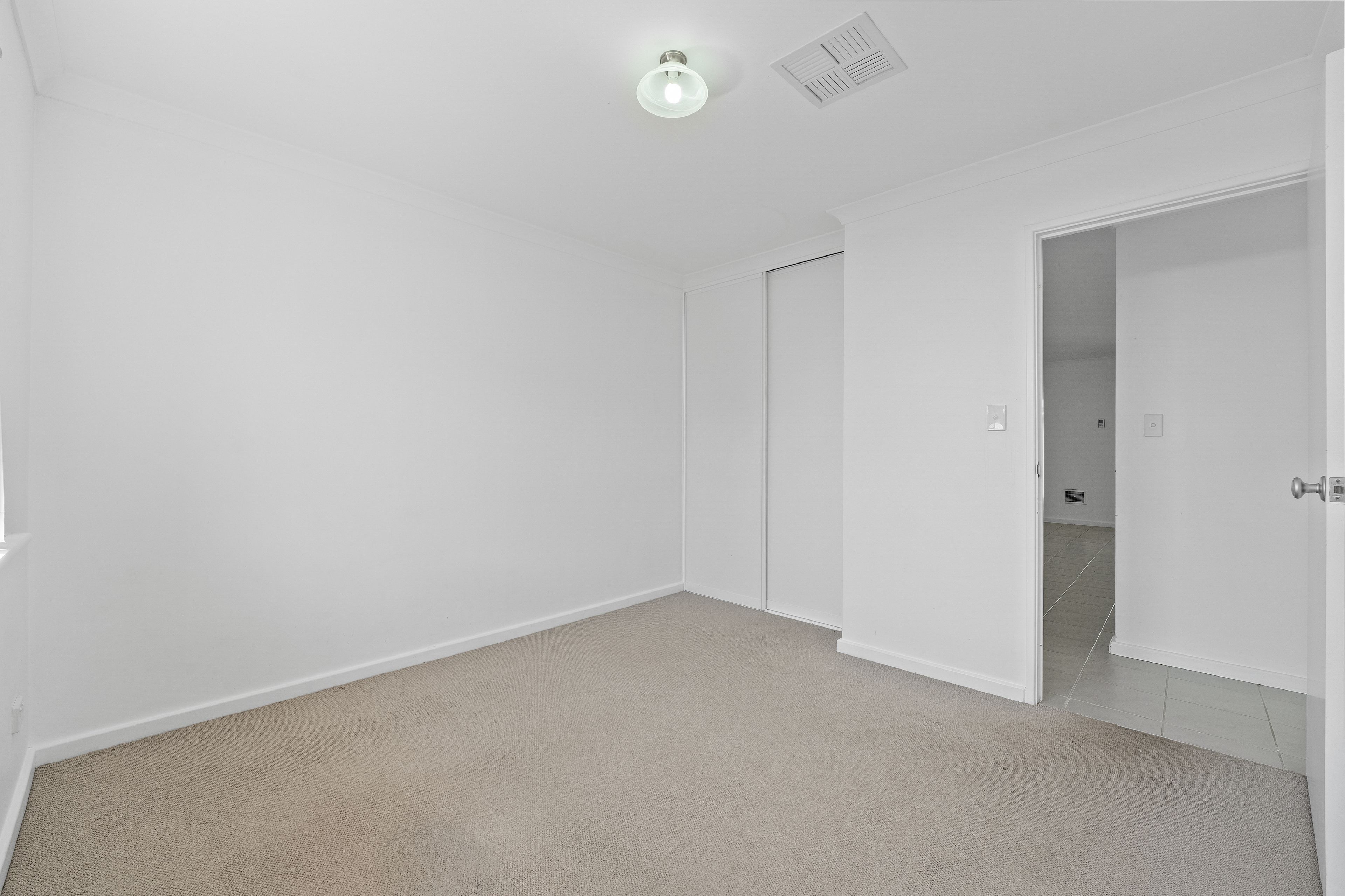 4 Oxenholme Way — photo 20 of 30