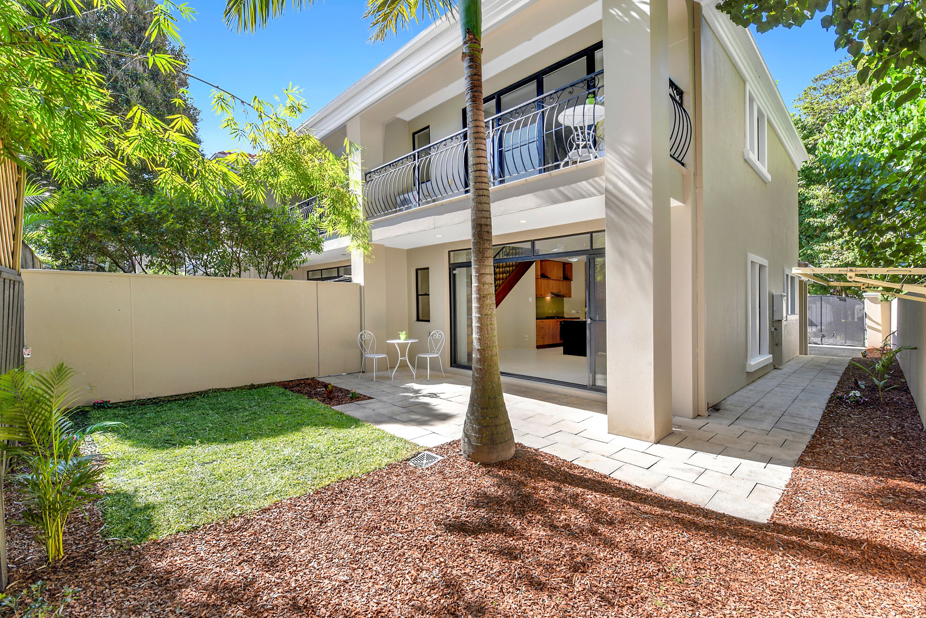 12/7 Elliott Street, Surfers Paradise, QLD 4217 Sold Townhouse Ray