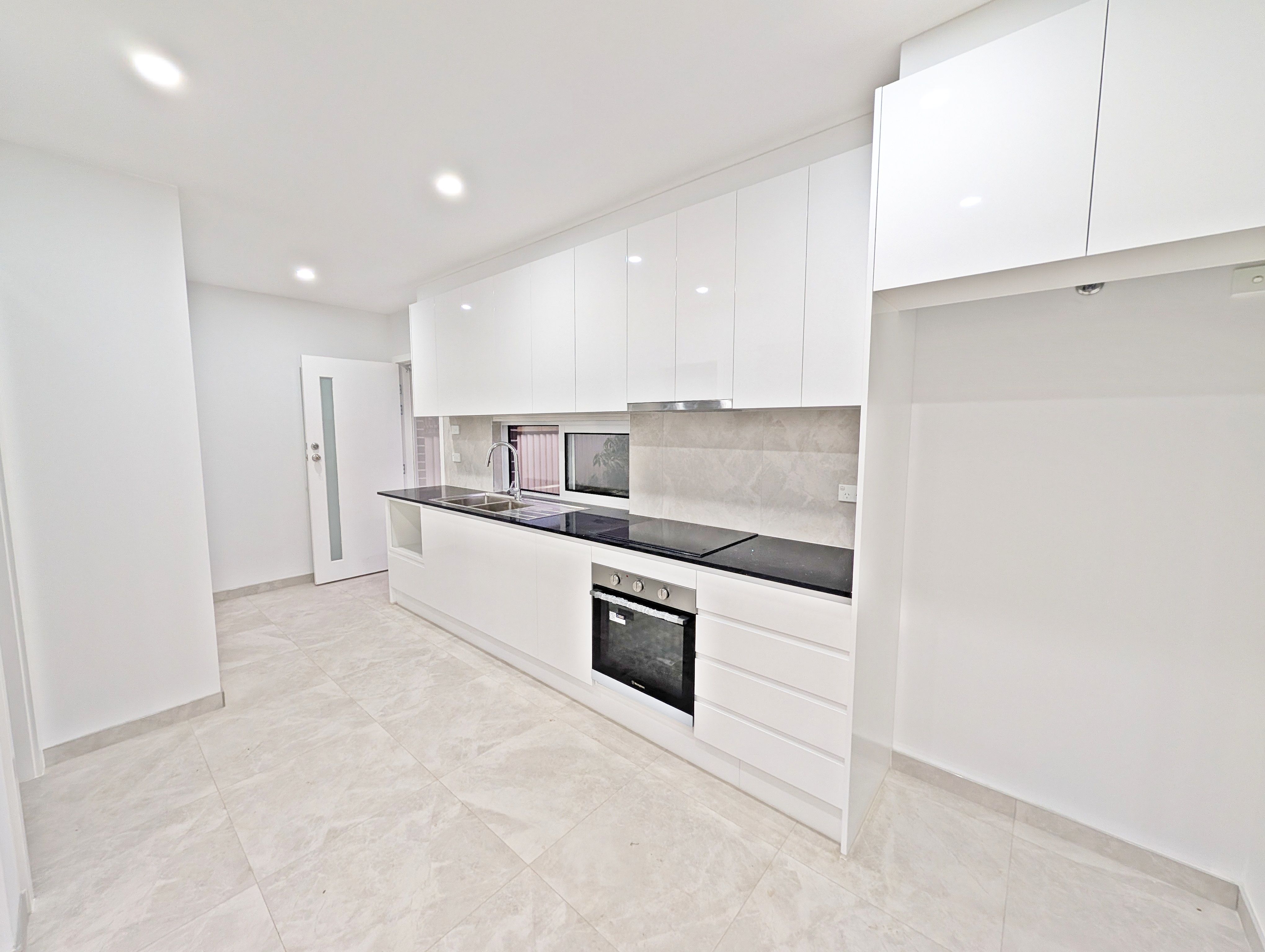 1/126 South Terrace — photo 6 of 11