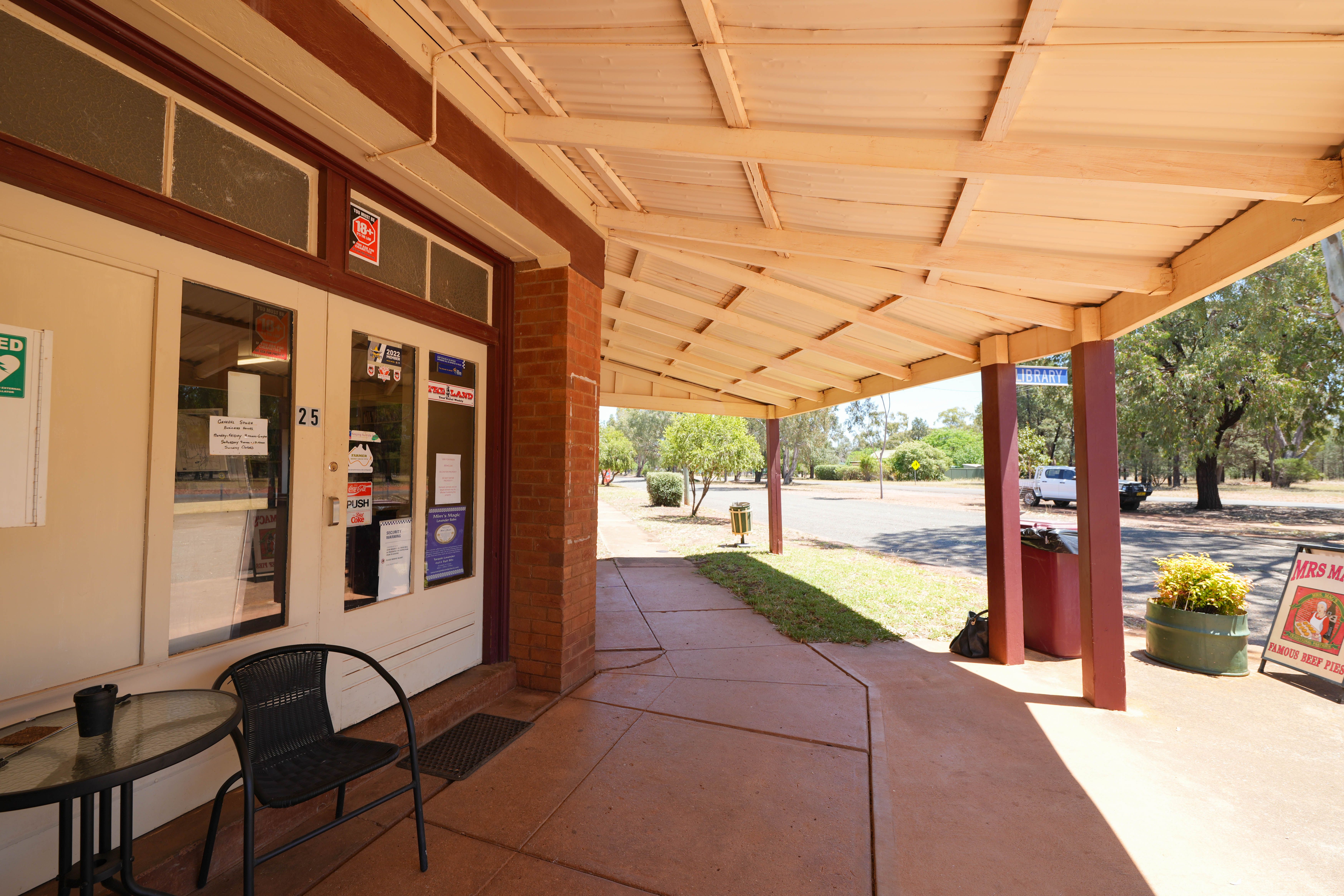 25 Bena Street, Burcher, NSW 2671