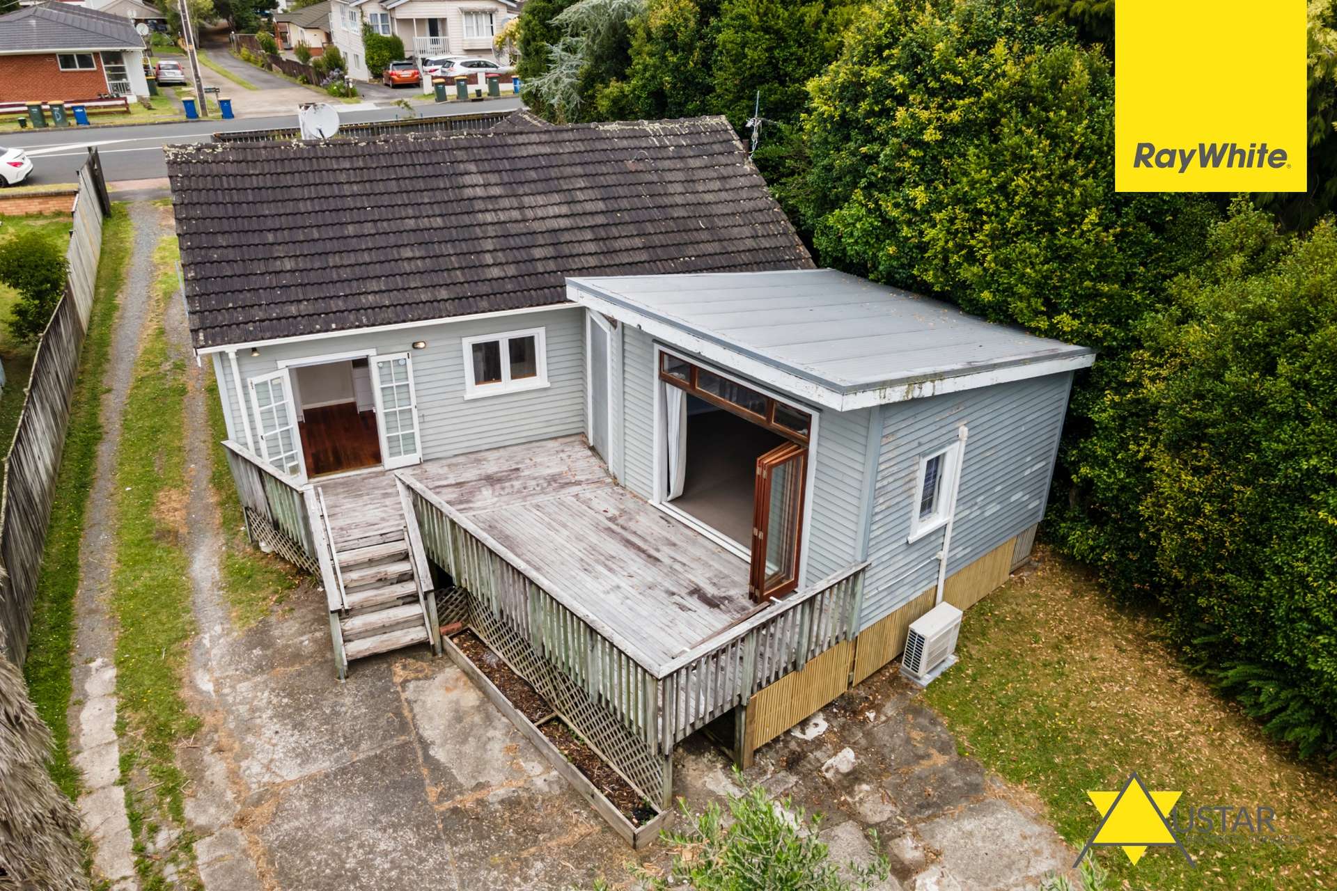 55 Titirangi Road photo 1