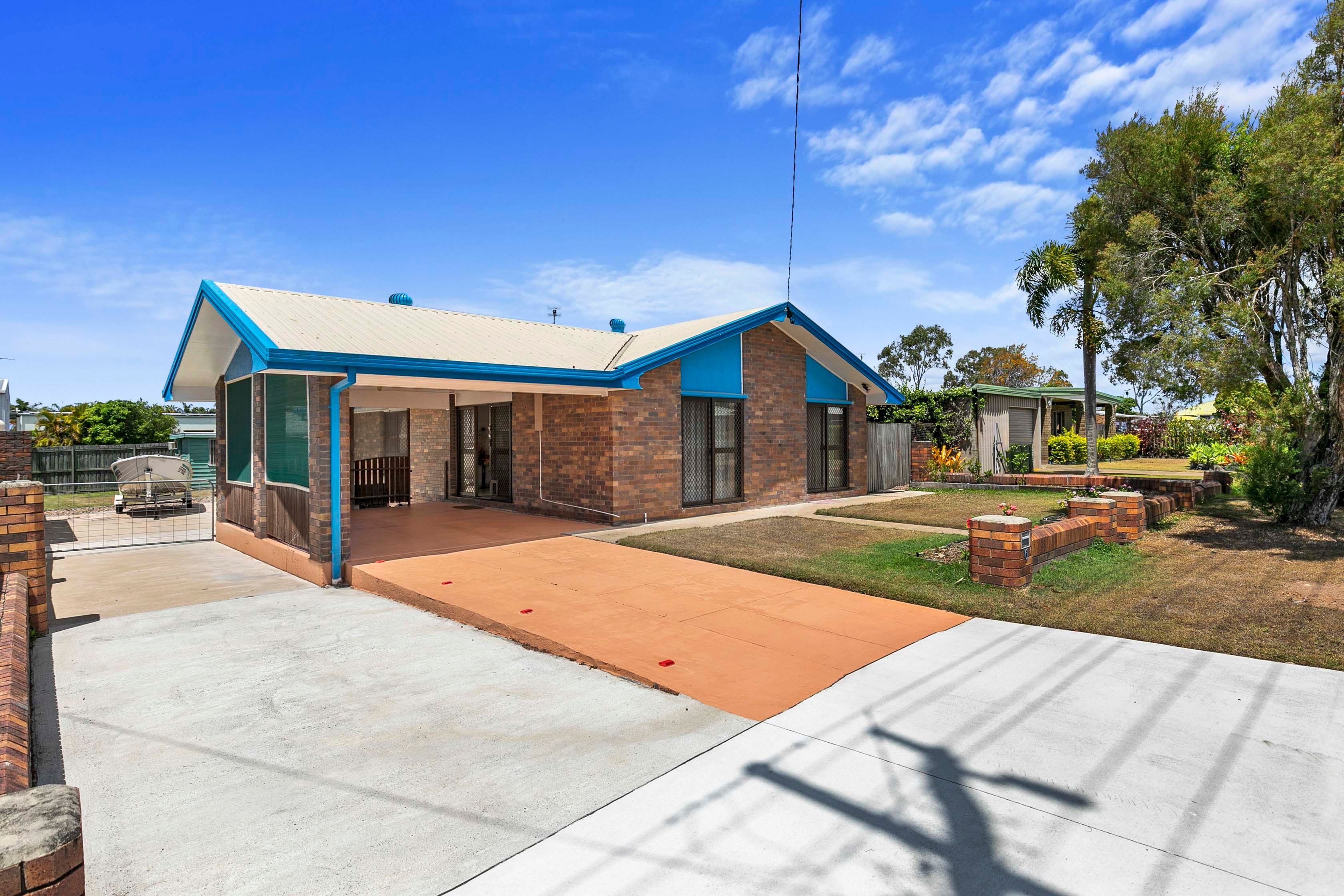 6 Picnic Street, Pialba QLD 4655