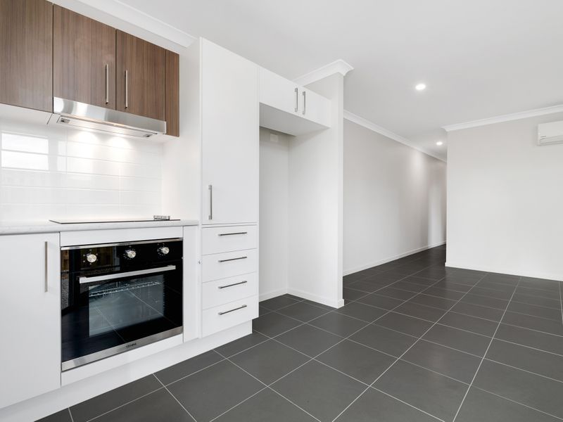 2/14 Miamax Place, Logan Reserve, QLD 4133