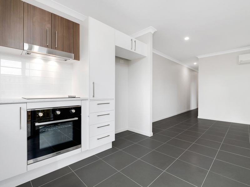 2/14 Miamax Place, Logan Reserve, QLD 4133