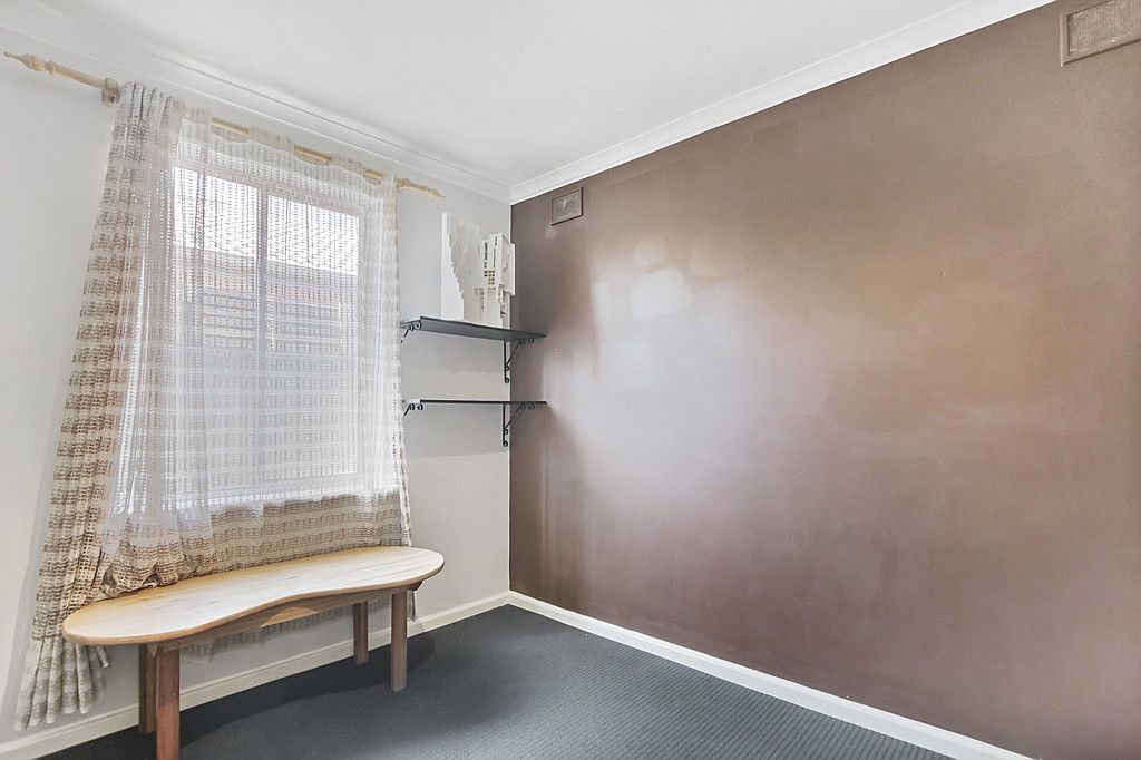 56 Bains Road — photo 9 of 18