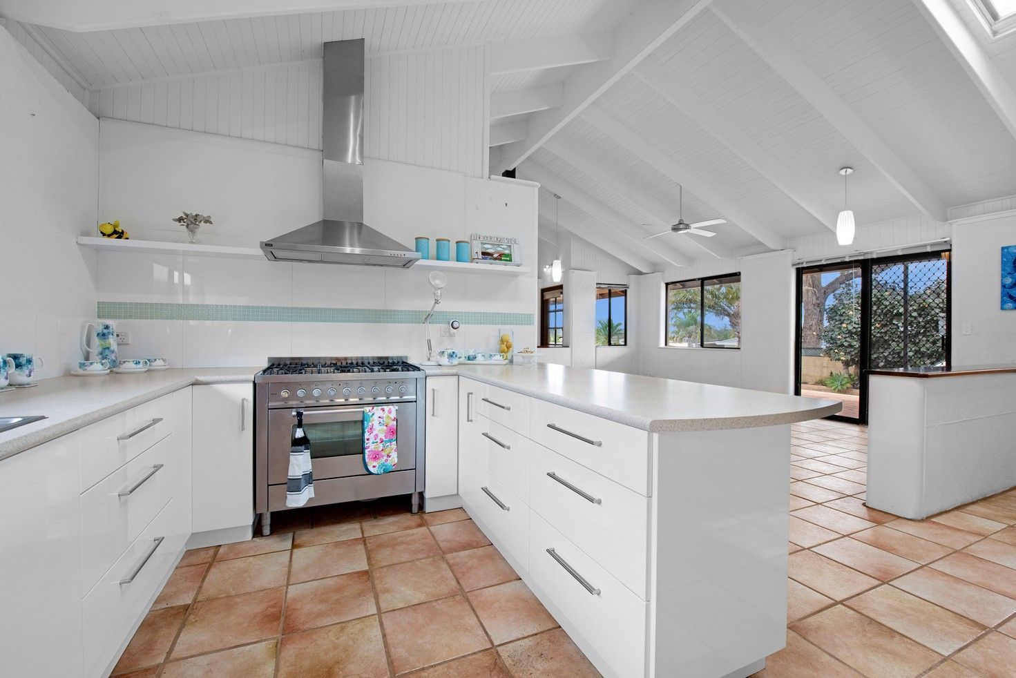 1 Settlers Close, Bluff Point, WA 6530