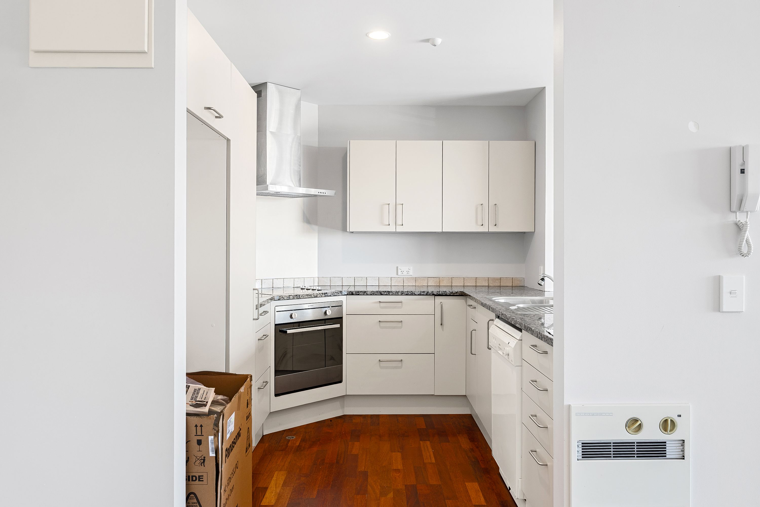 8/42 Marriner Street, Sumner, Christchurch City