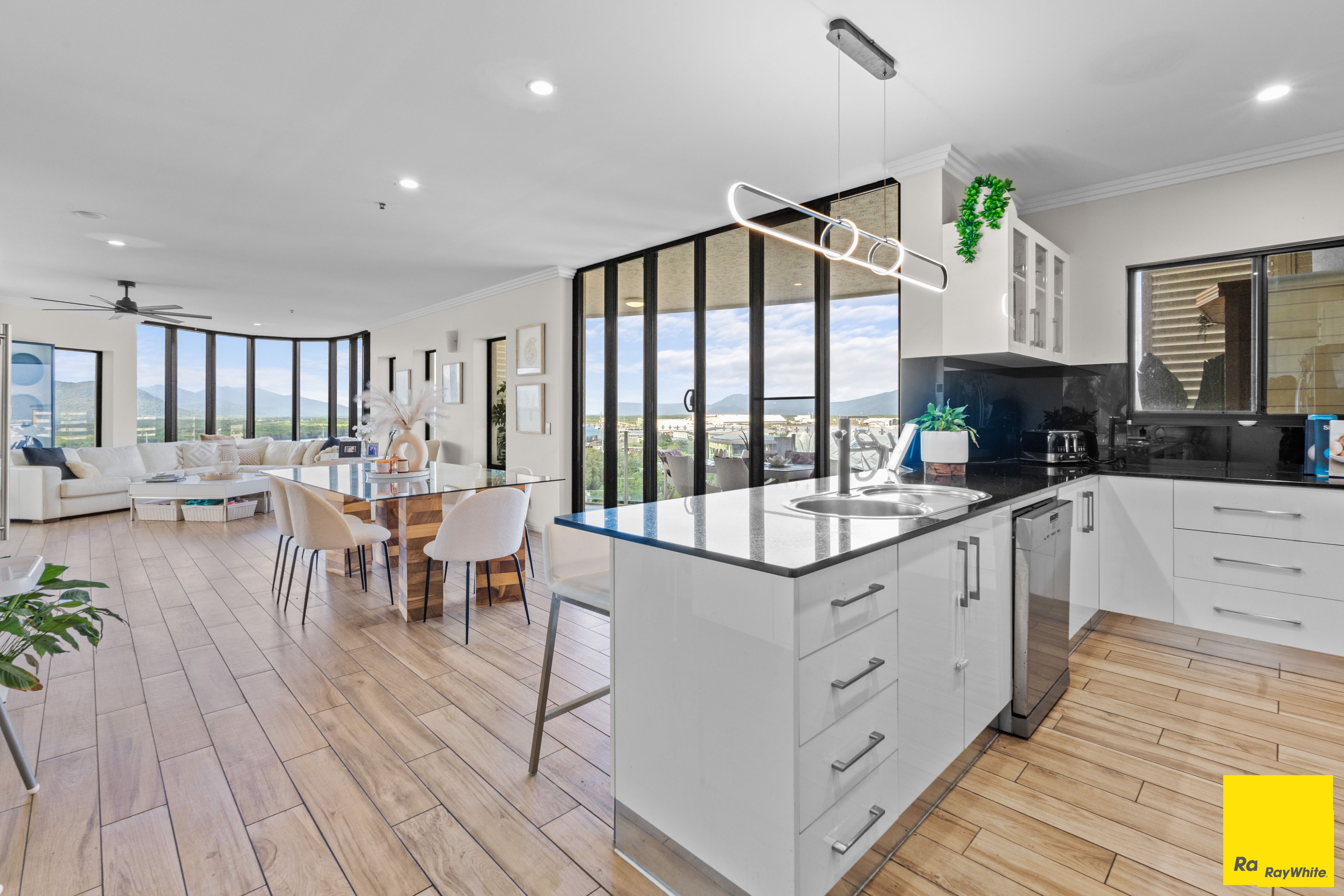 1104/25 Wharf Street, Cairns City, QLD 4870