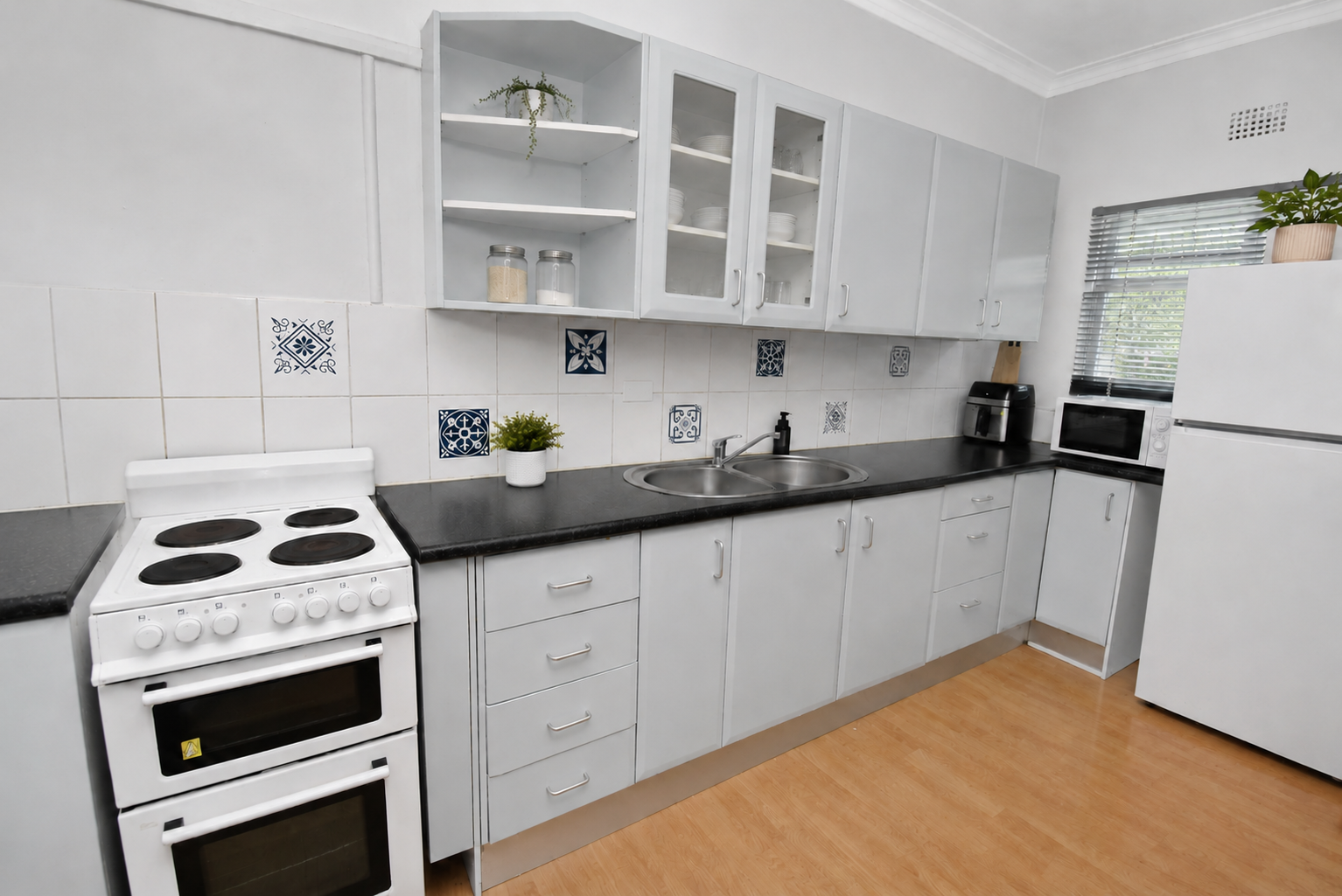 142 Maughan Street — photo 3 of 7