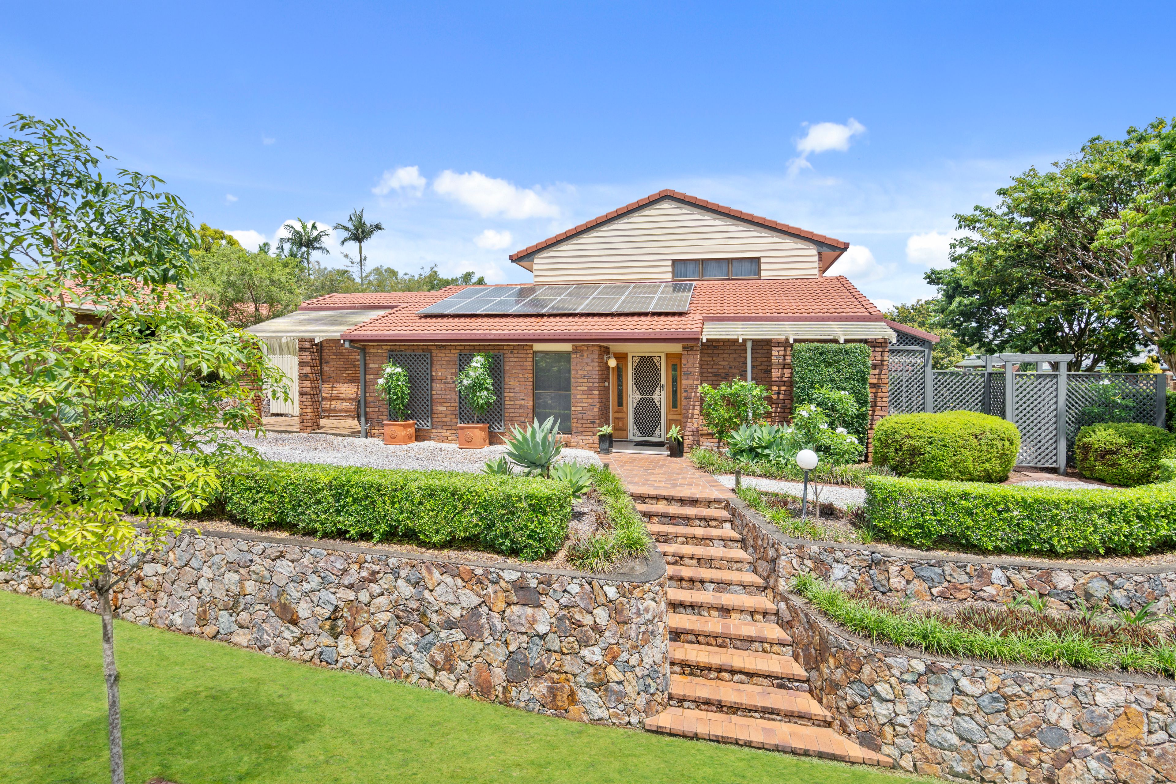 1 Marydale Court, Carindale QLD 4152