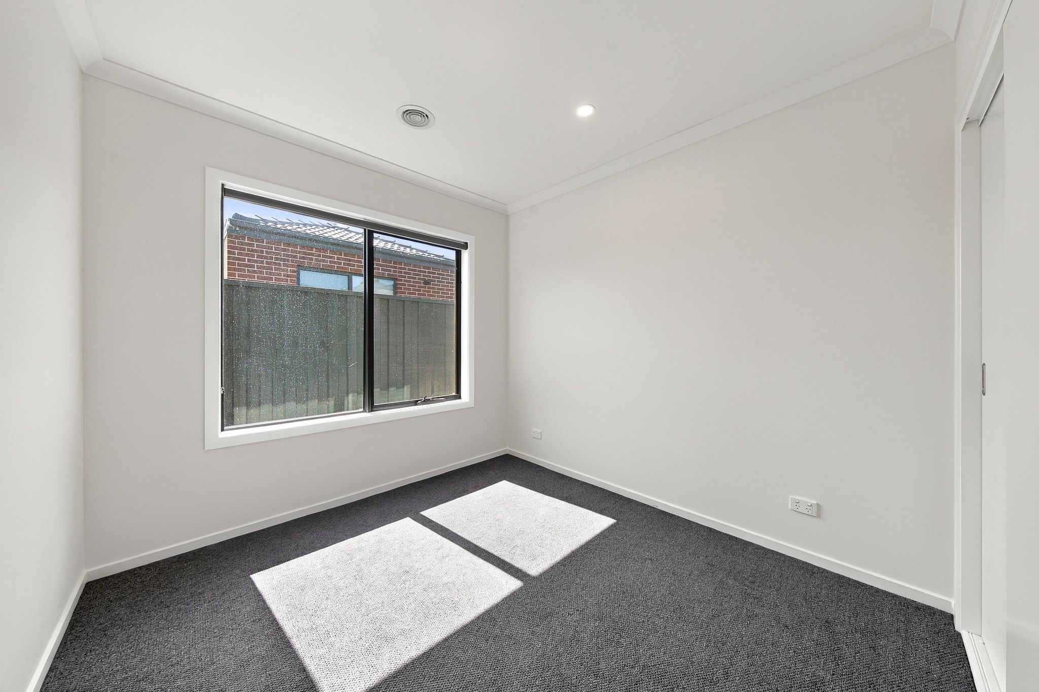 21 Kielder Crescent — photo 9 of 13