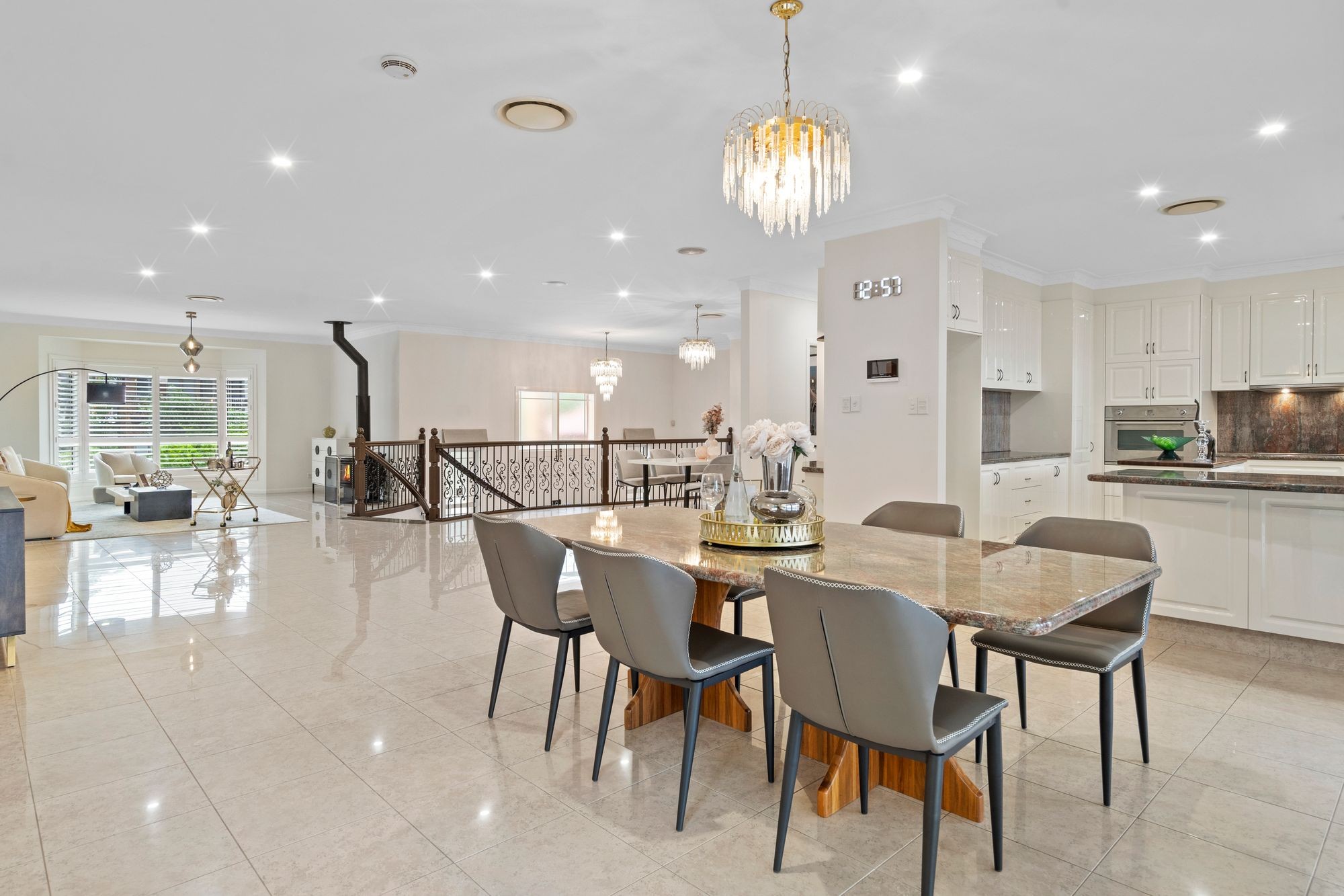 17 Connah Crescent, Carindale, QLD 4152