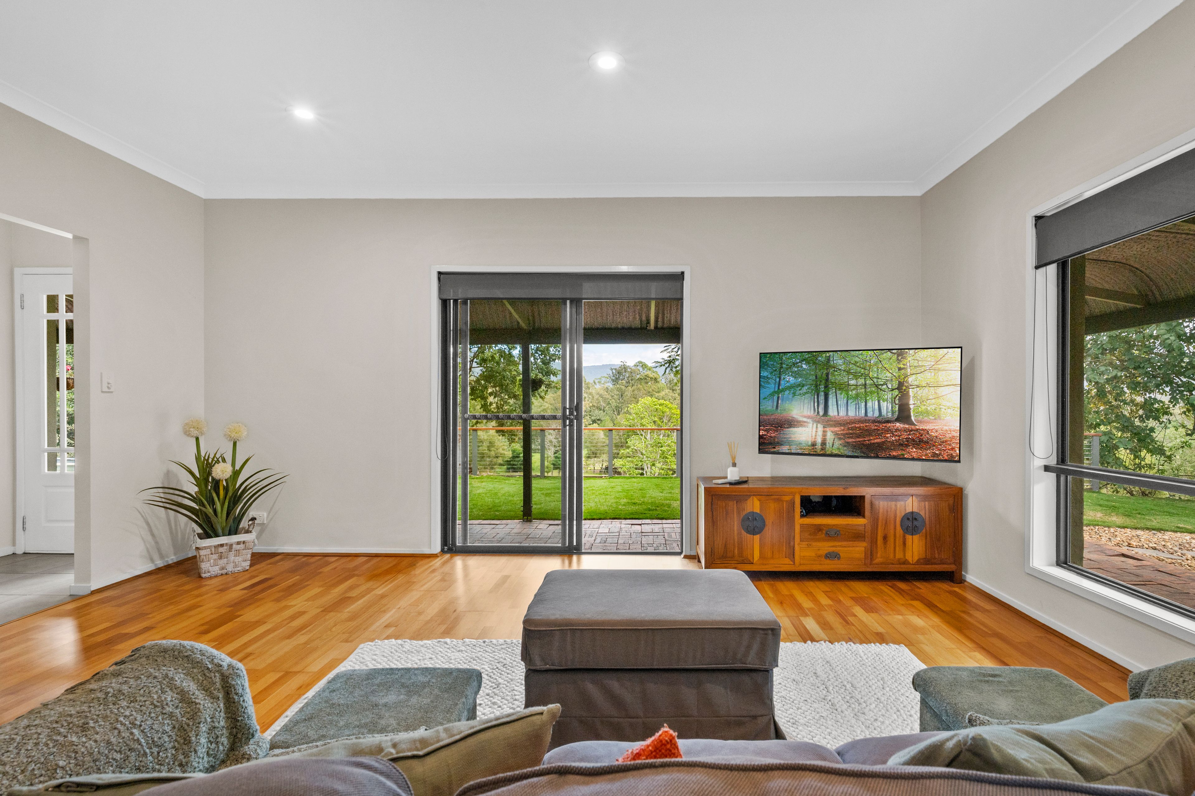 27 Westbourne Drive — photo 7 of 30
