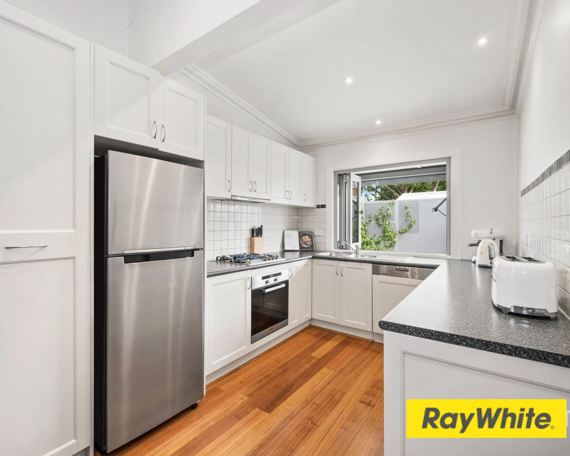 216 The Parade, Ascot Vale, VIC 3032