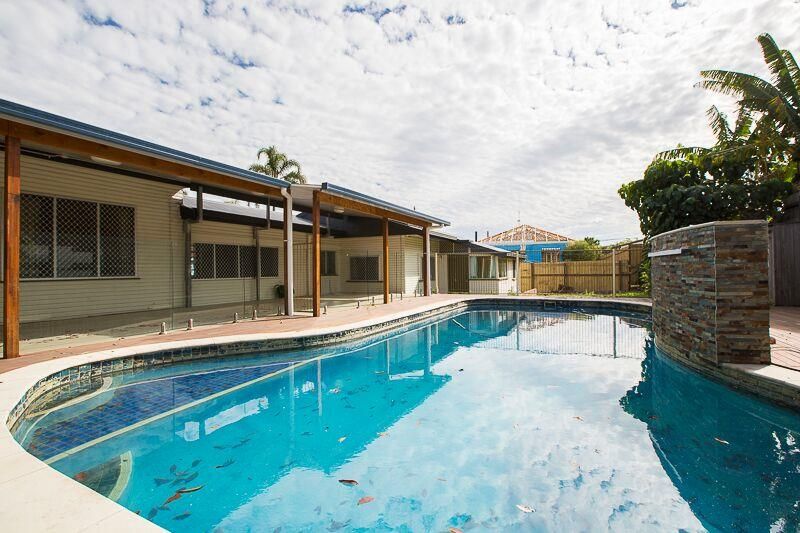 18 Brooke Avenue, Southport, QLD 4215