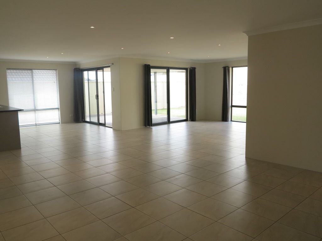 7 Flavio Crescent, Wandina, WA 6530