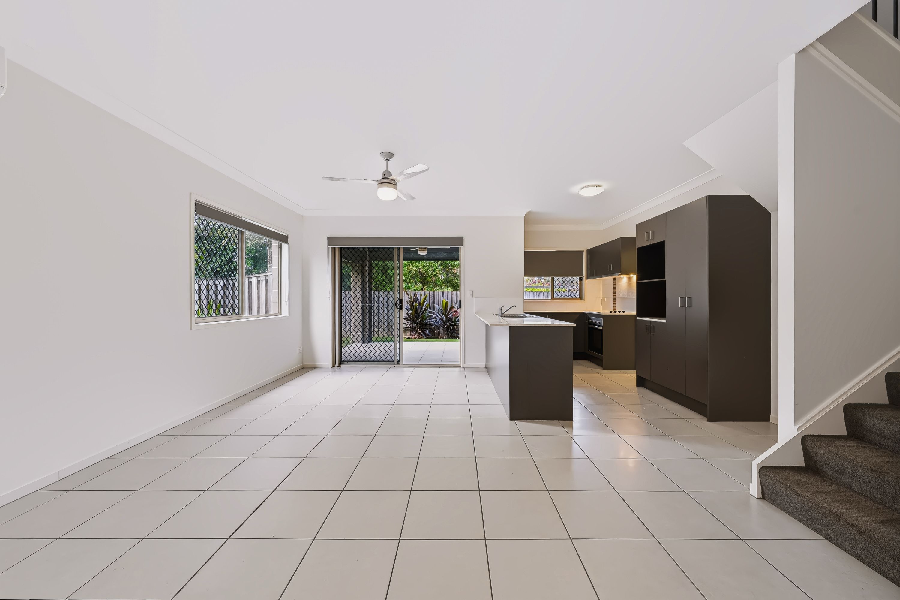 13/11 Tania Street — photo 3 of 24