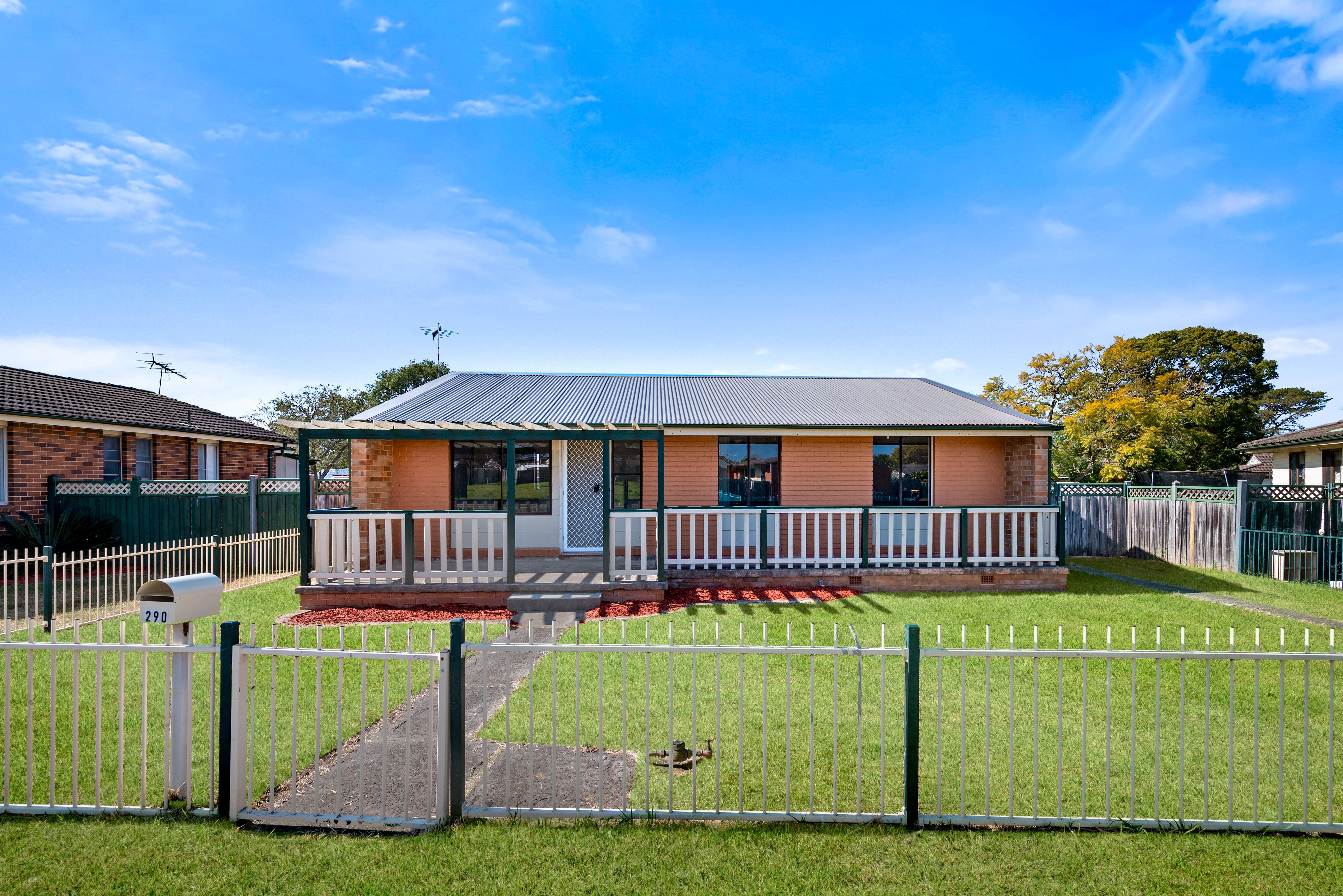 290 Riverside Drive, Airds, NSW 2560