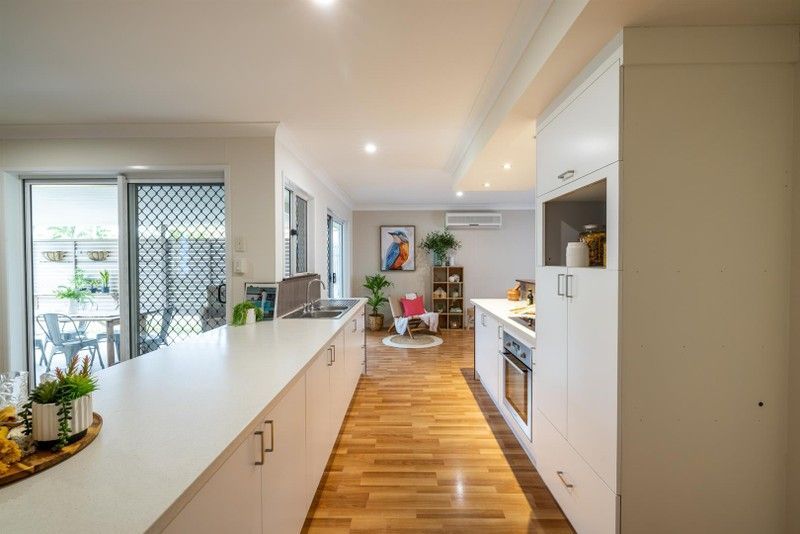 20 Scenic Drive, Mount Louisa, QLD 4814