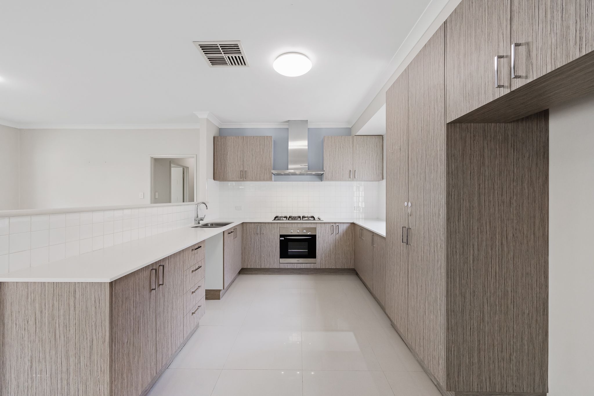 368 Sydenham Street — photo 4 of 23