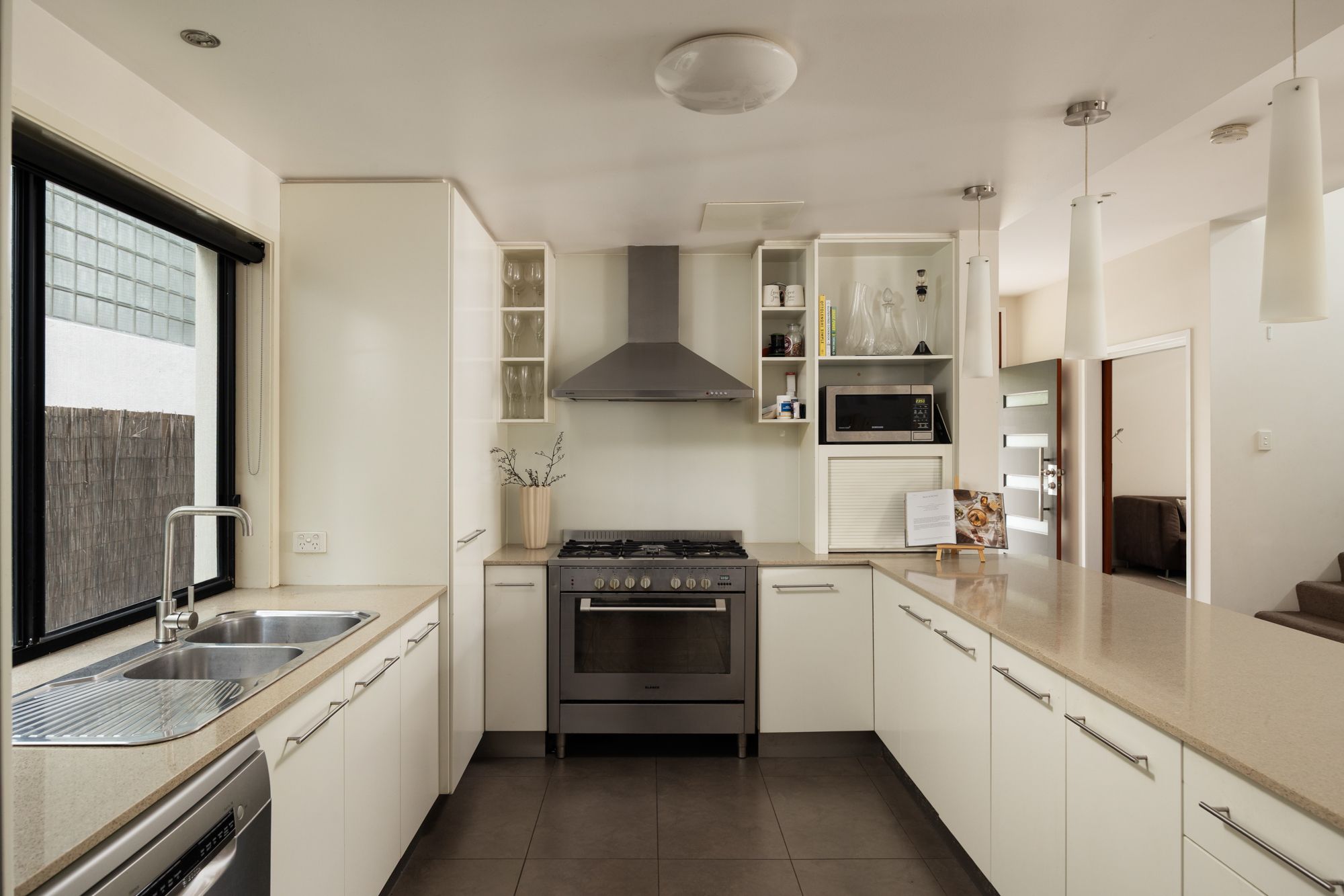 4 Riverbend Place — photo 5 of 18