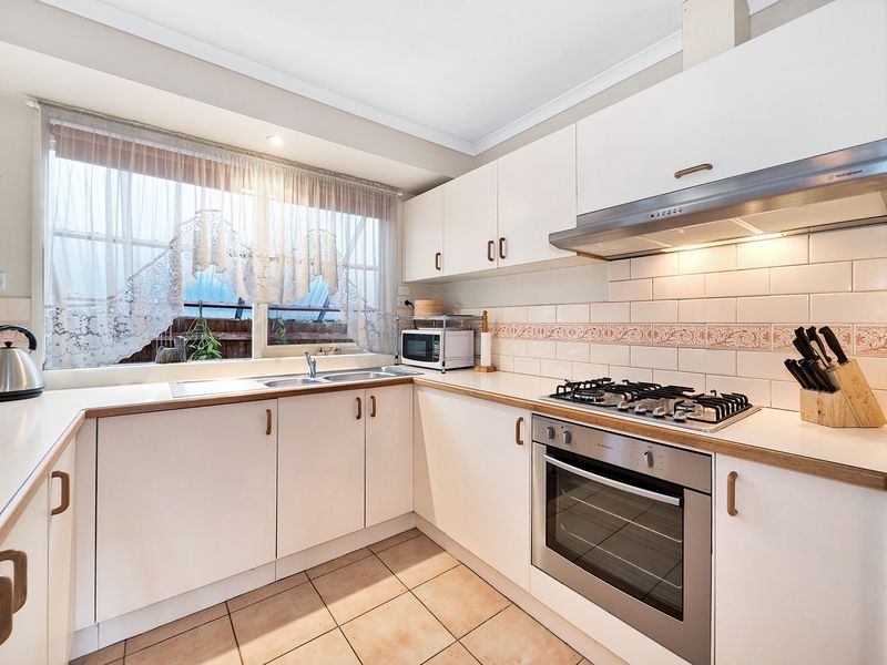 27 Andrea Crescent, Cranbourne North, VIC 3977